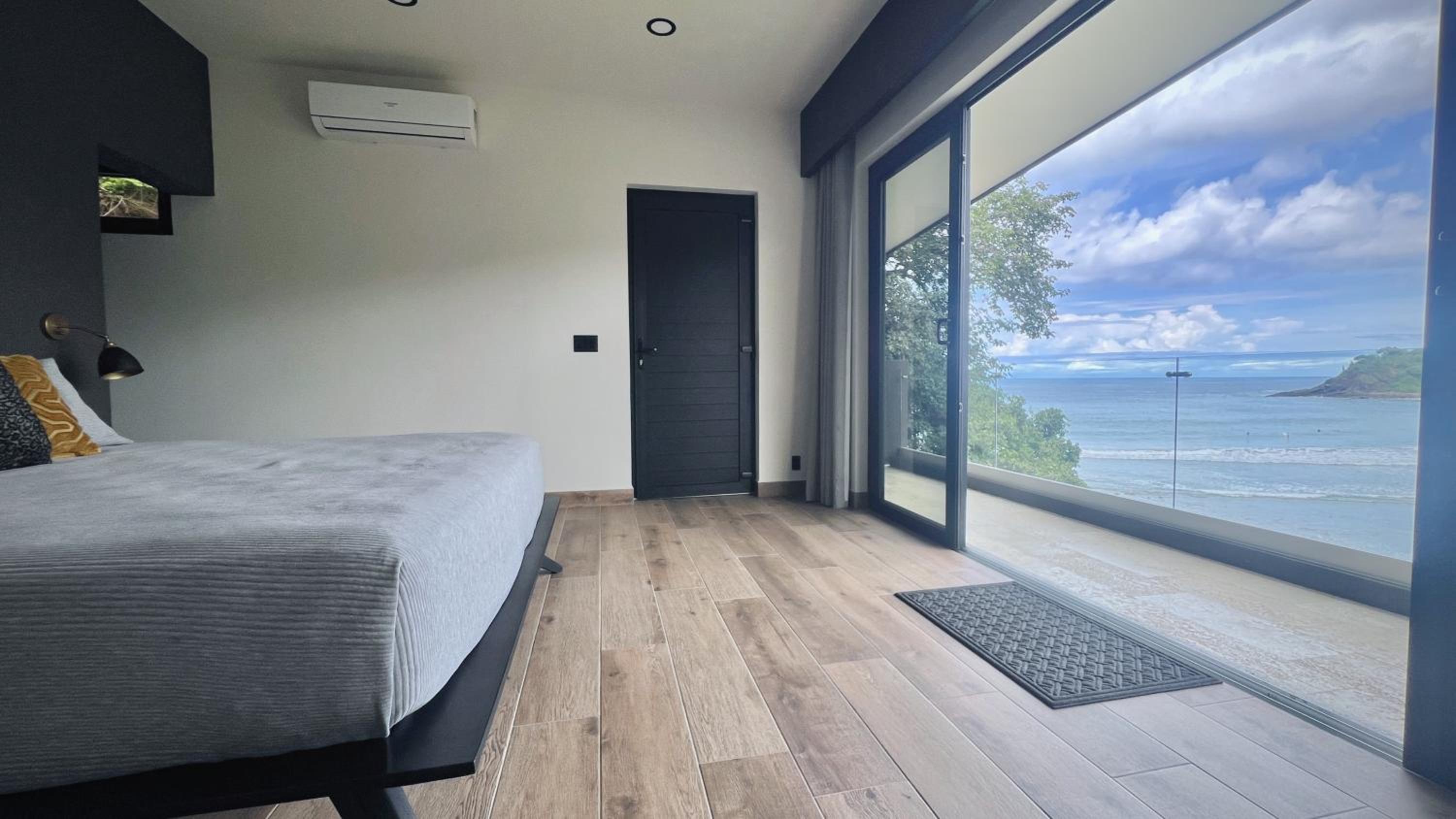 King Suite with Ocean View photo 3