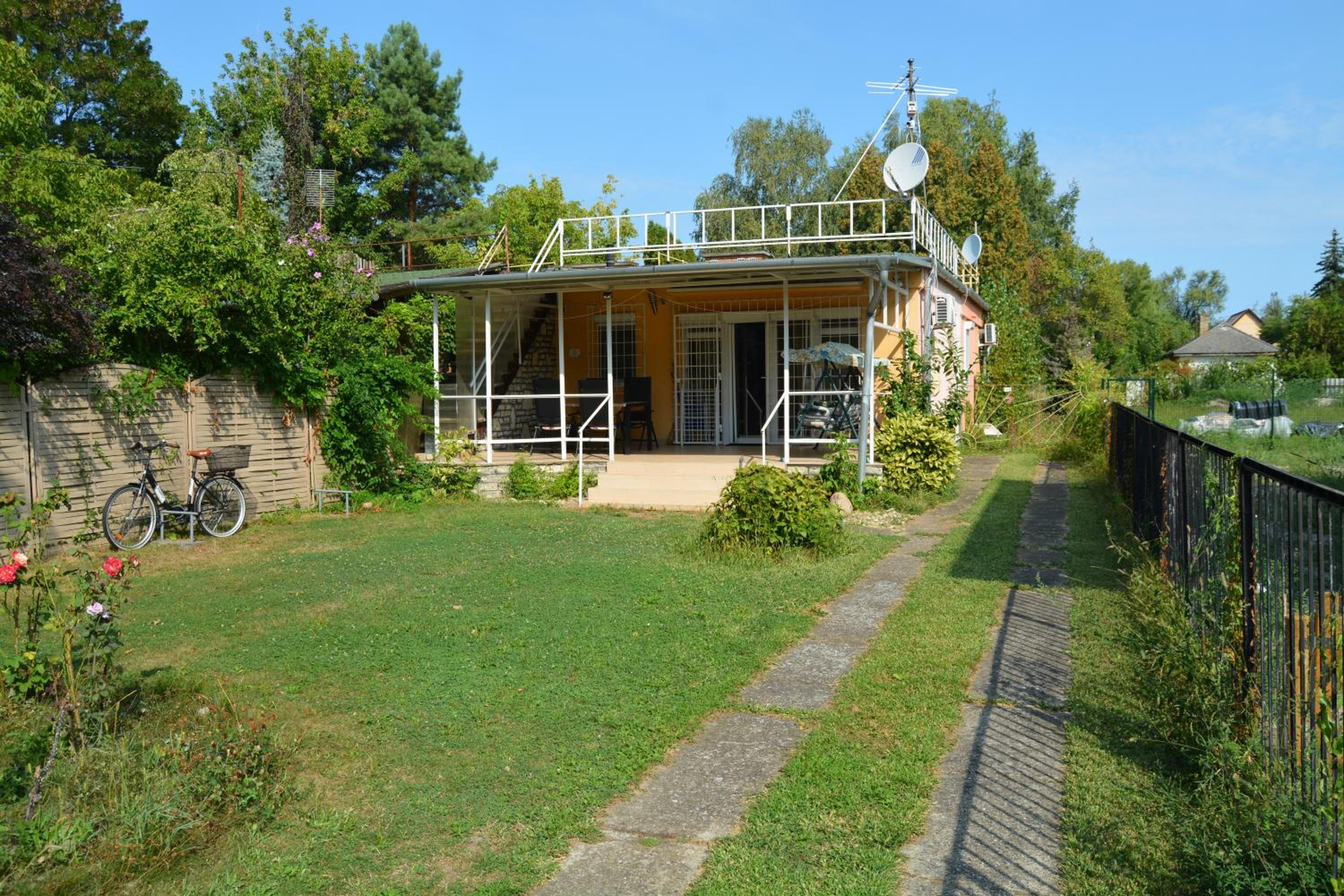 Two-Bedroom House photo 3