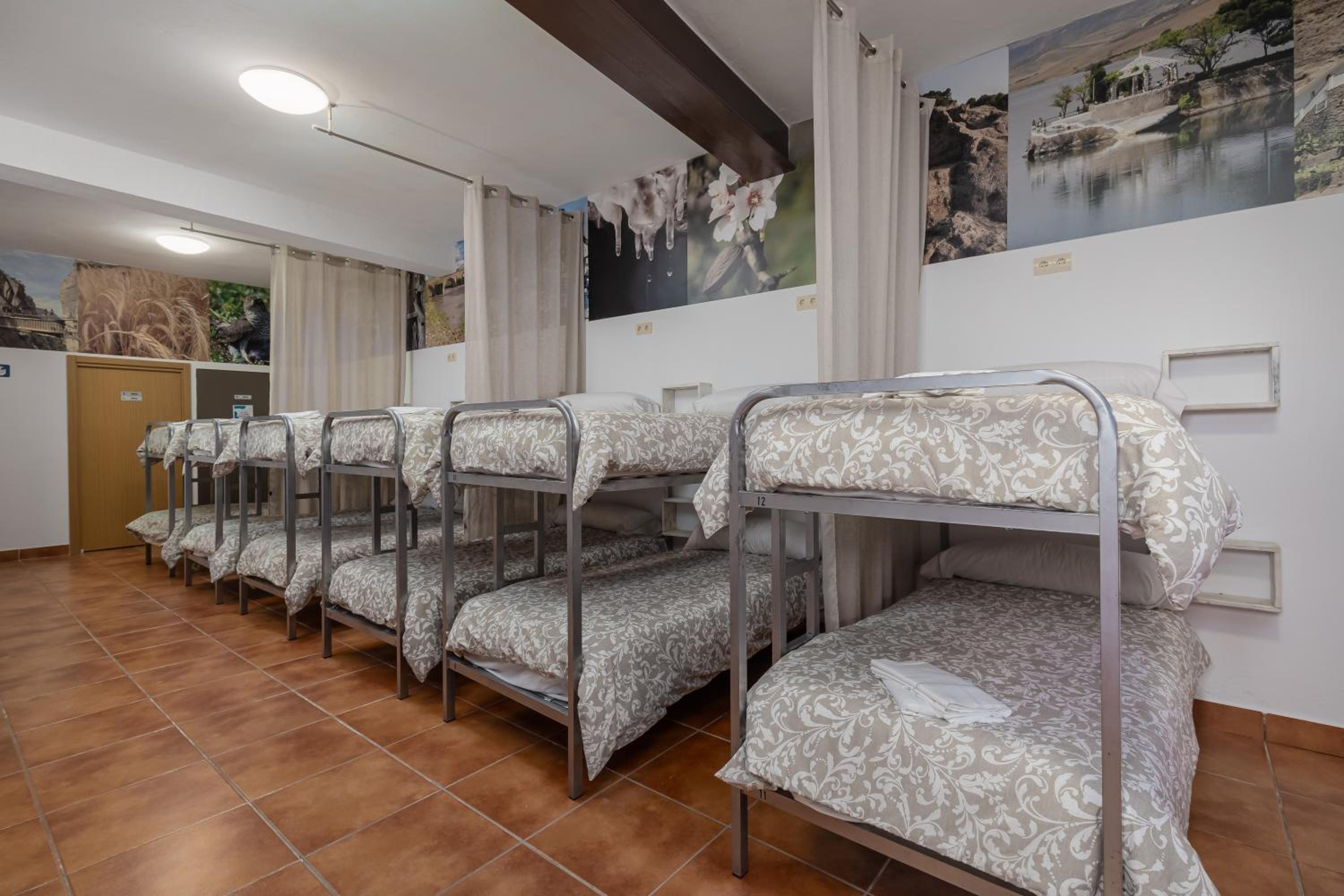 Mixed Dormitory Room