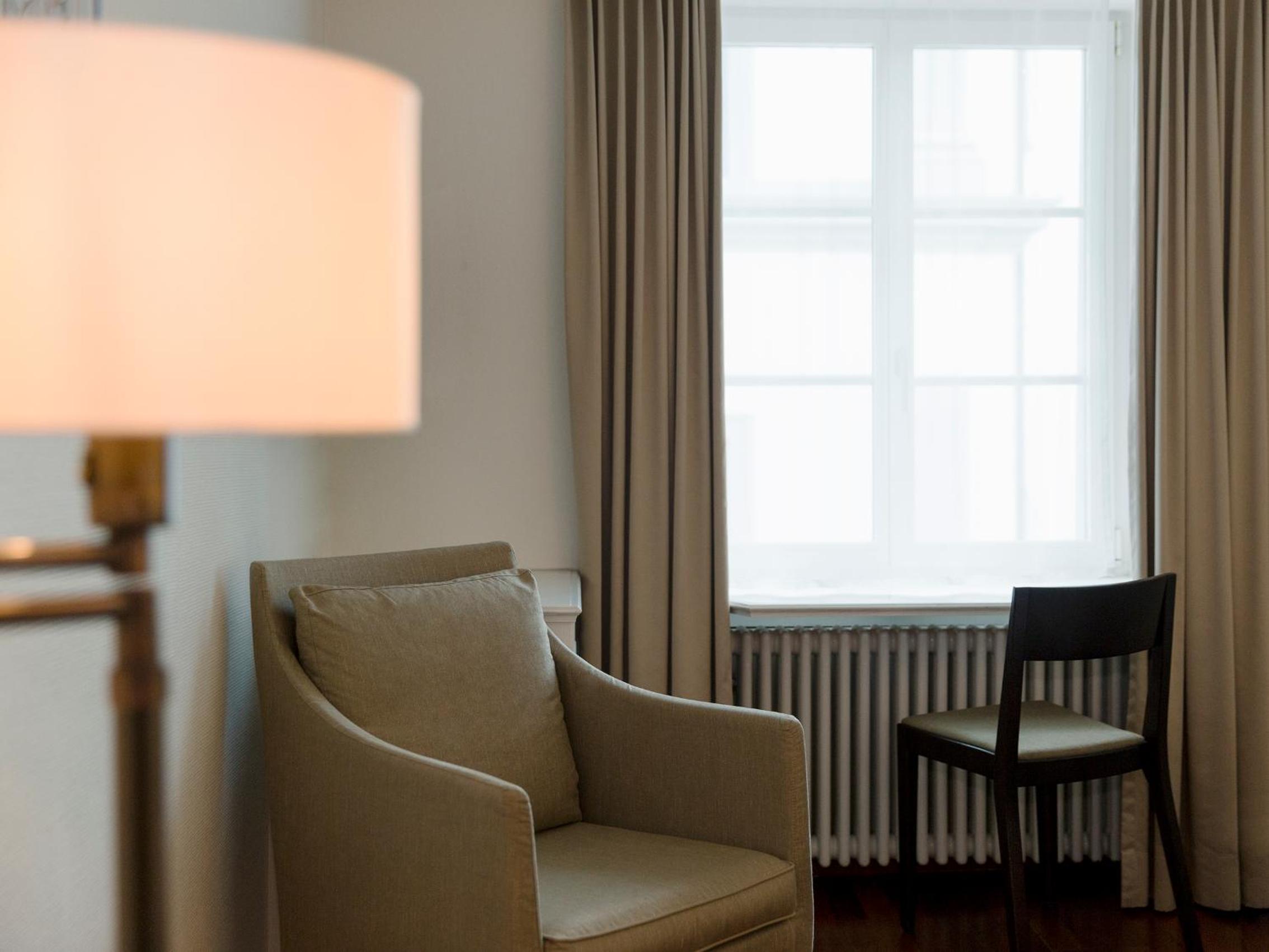 Boutique Small Double Room thumbnail 5