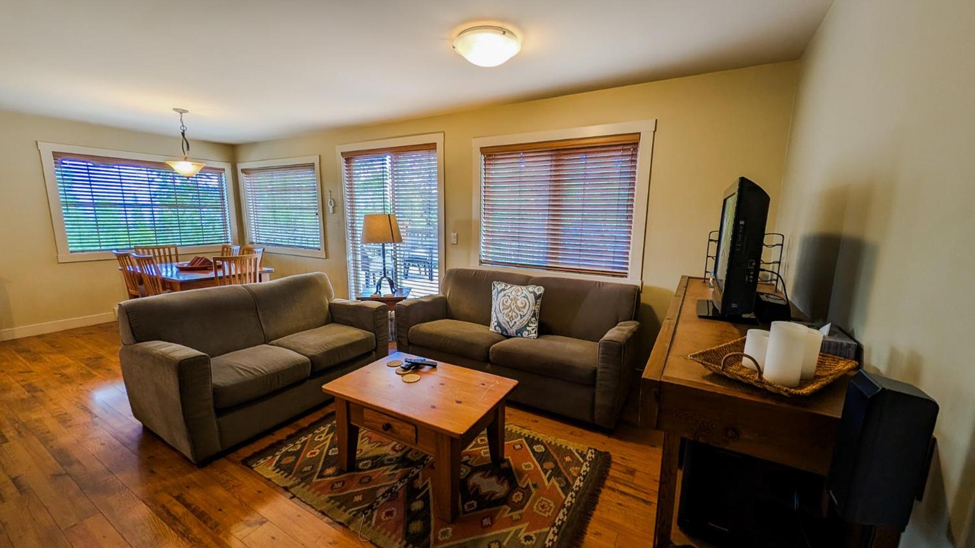 Two-Bedroom Apartment - Deckview - Unit 20