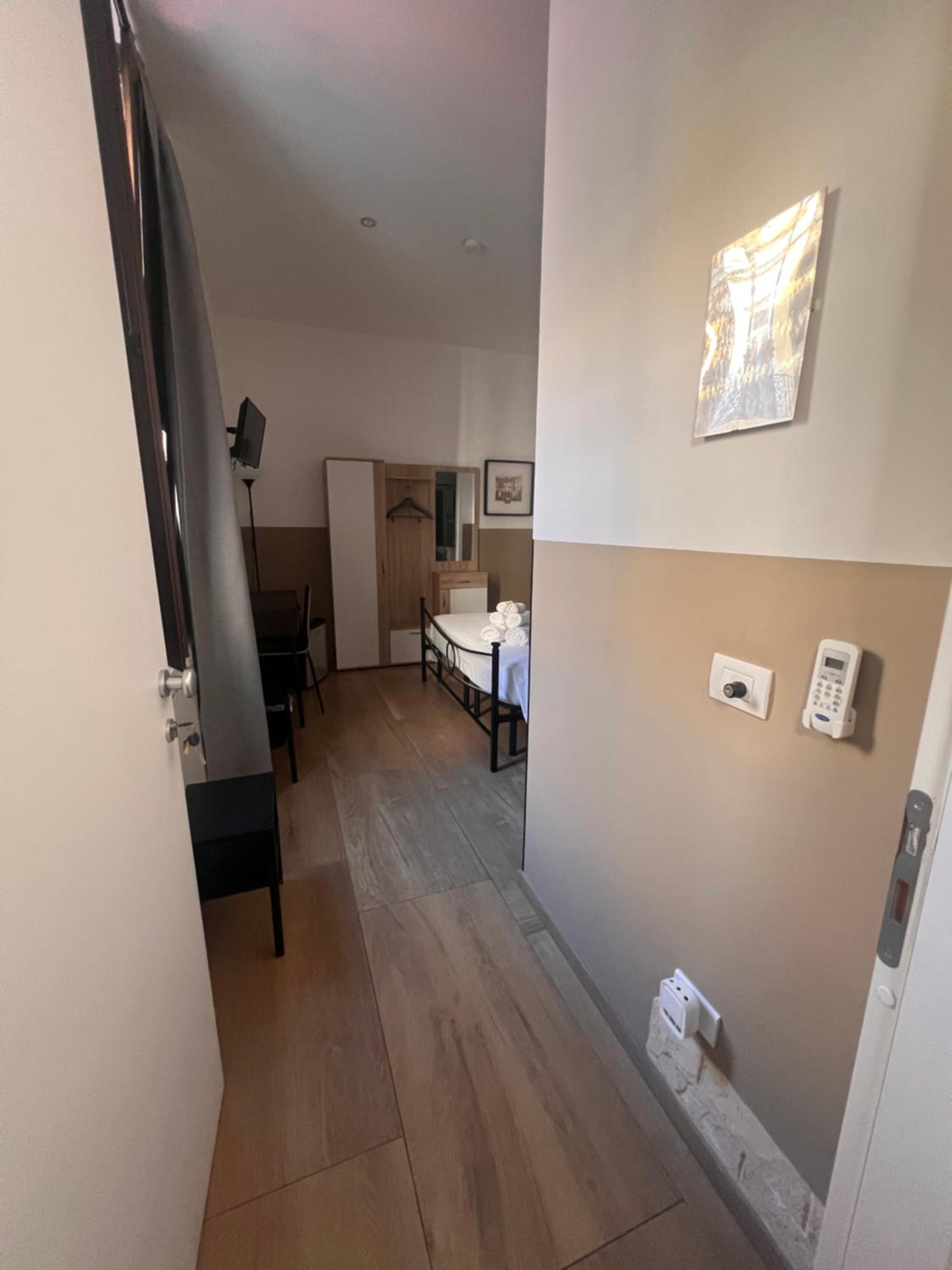 Standard Double Room - Photo 4