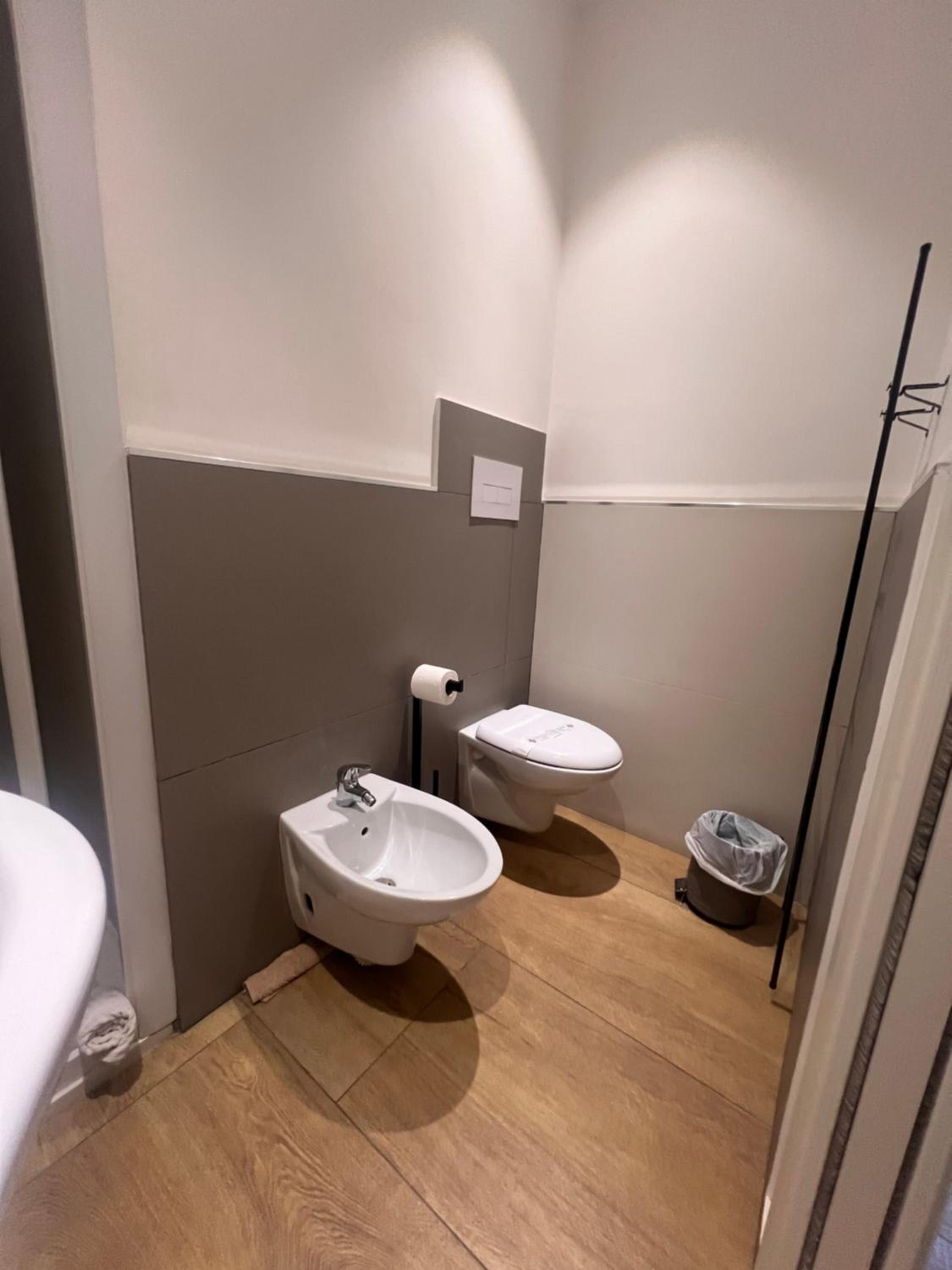Standard Double Room - Photo 3