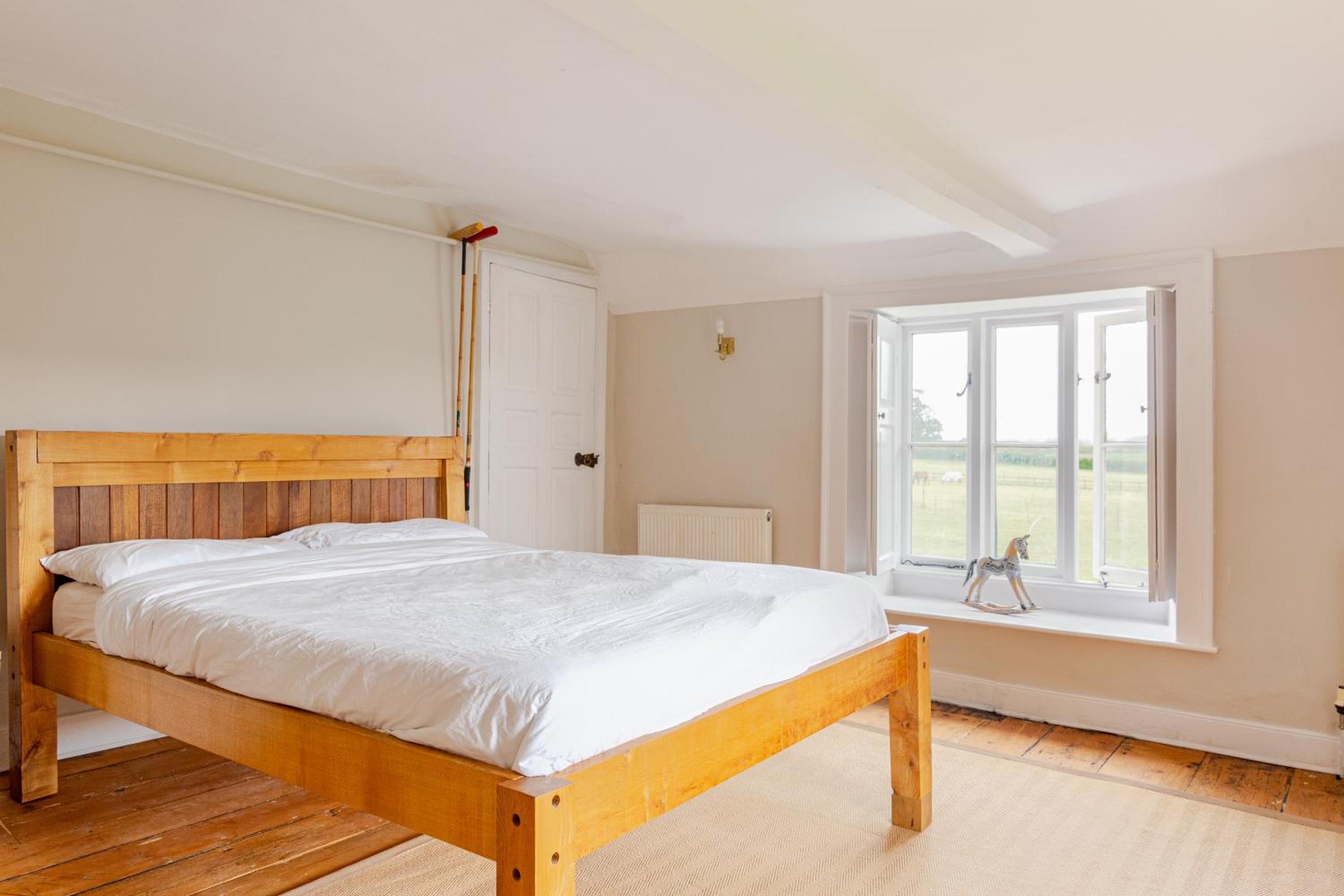 Double Room with Shared Bathroom photo 2