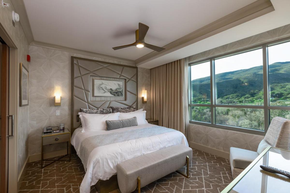 Signature Suite King - Adult Only 21+ (Willows Hotel) photo 2
