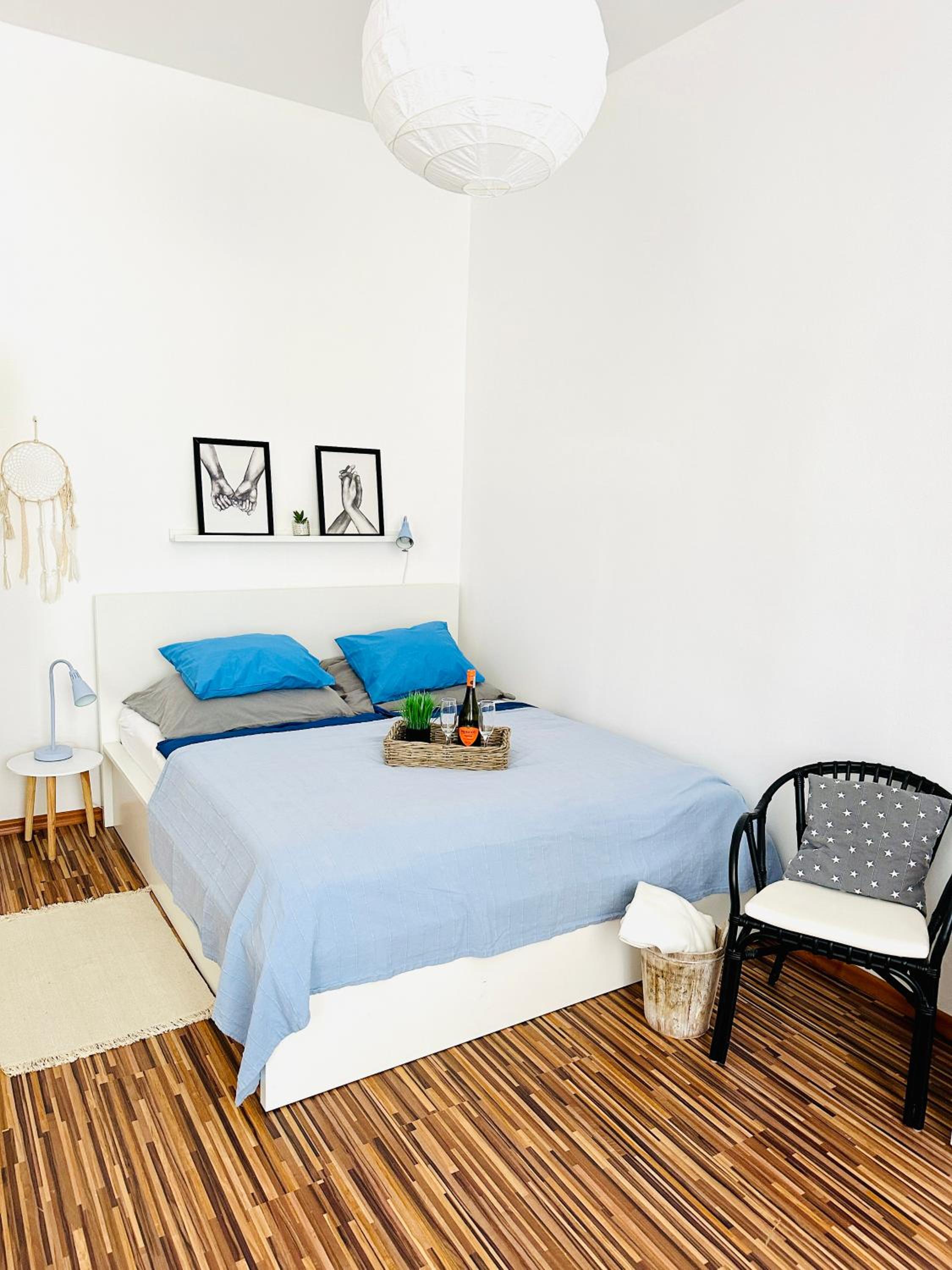 One-Bedroom Apartment photo 1