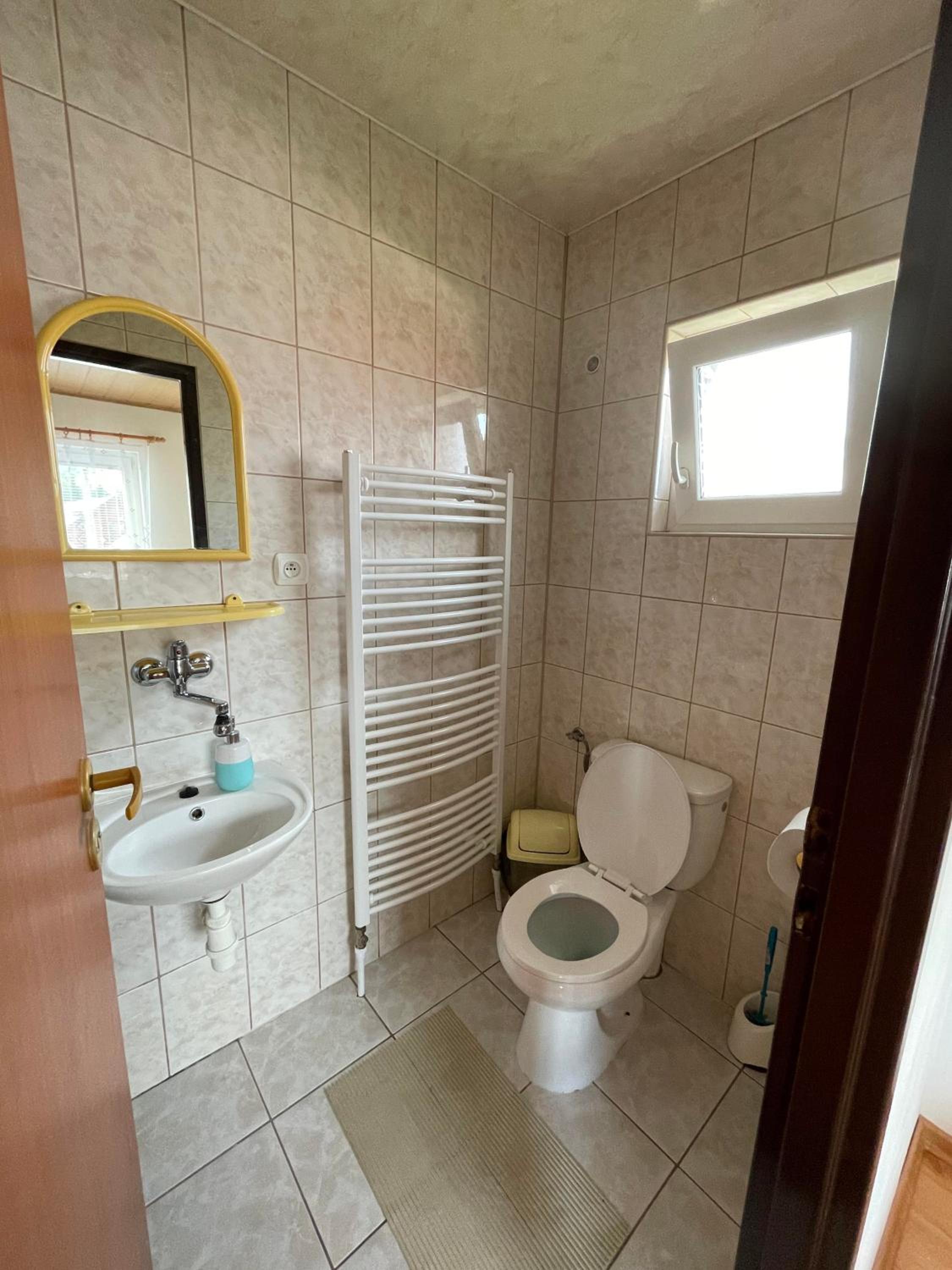 Quadruple Room With Private Bathroom photo 3