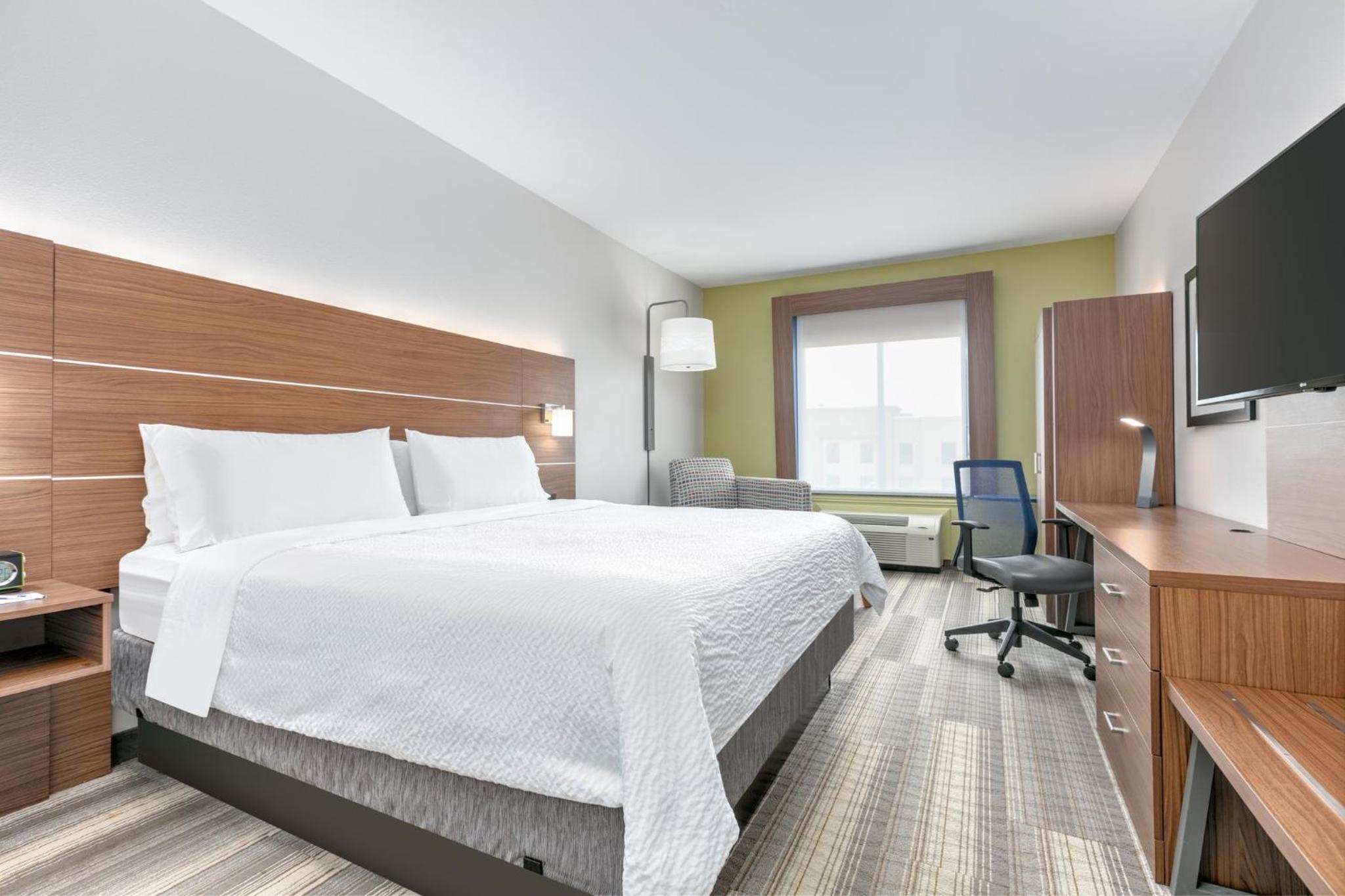 Standard King Room - Photo 2