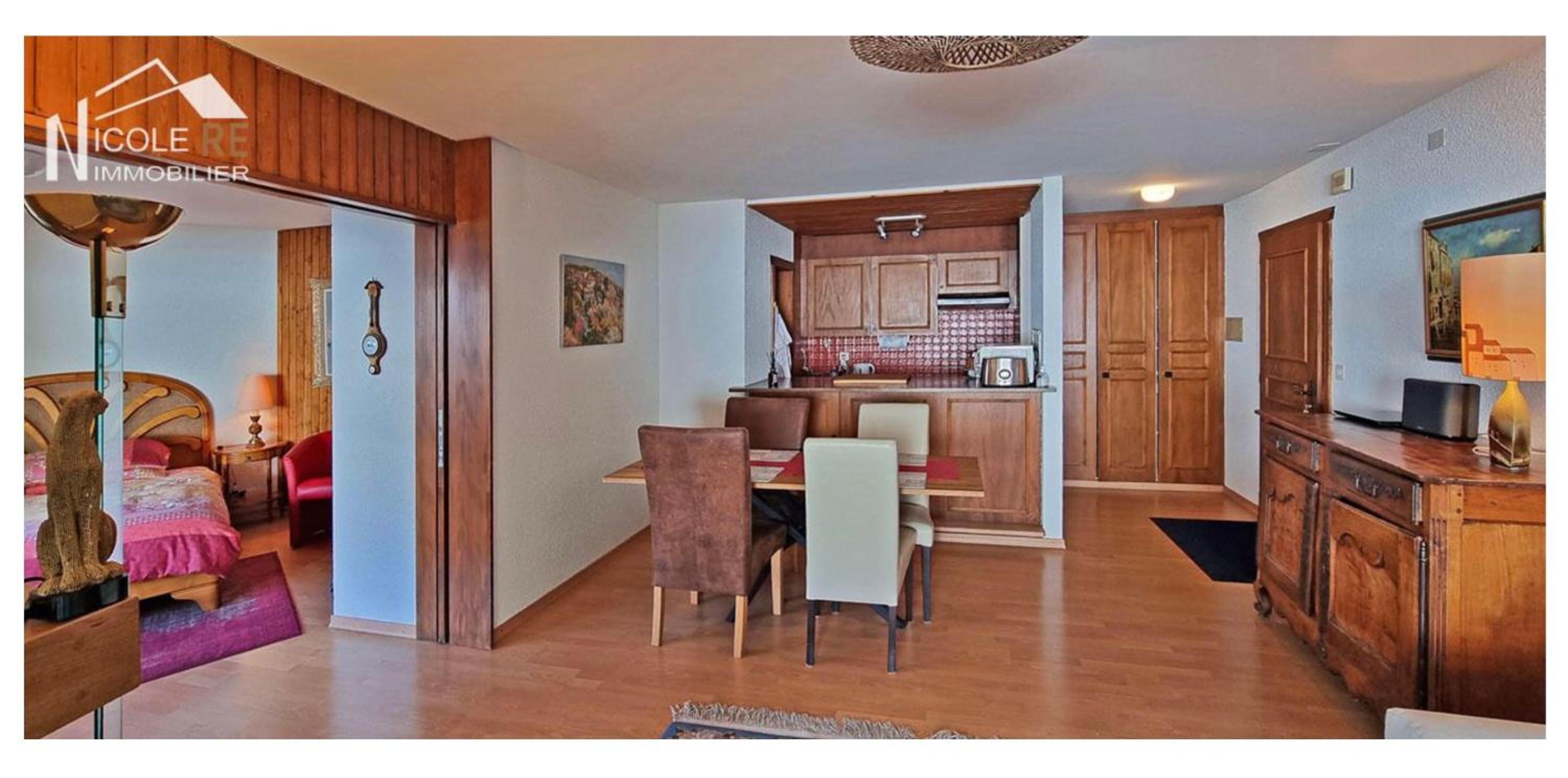 One-Bedroom Apartment photo 3
