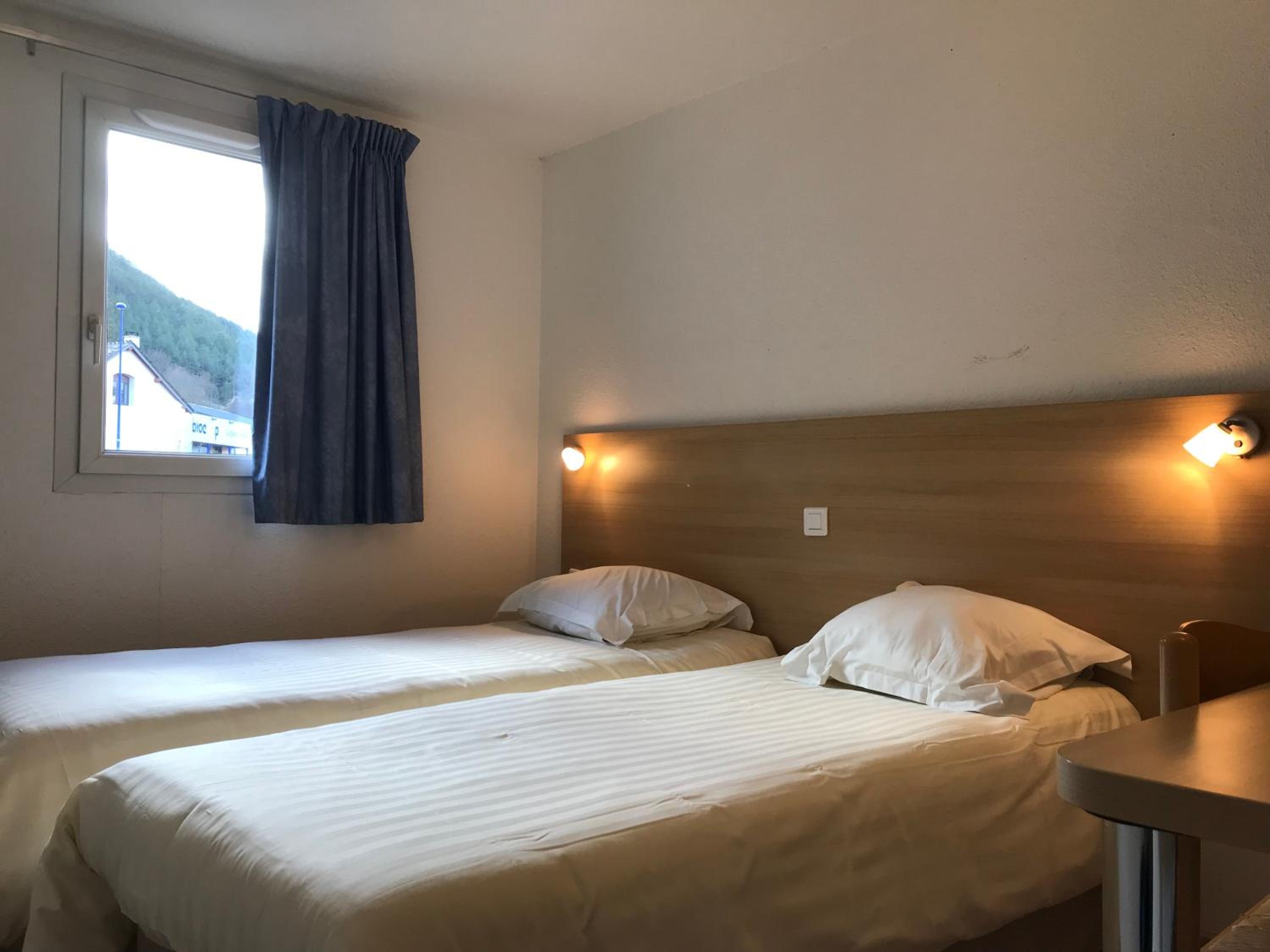 Standard Twin Room photo 1