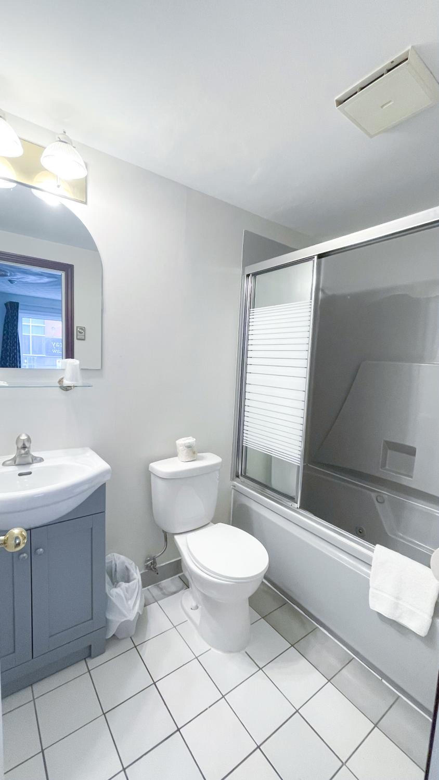 Deluxe King Room - Photo 3