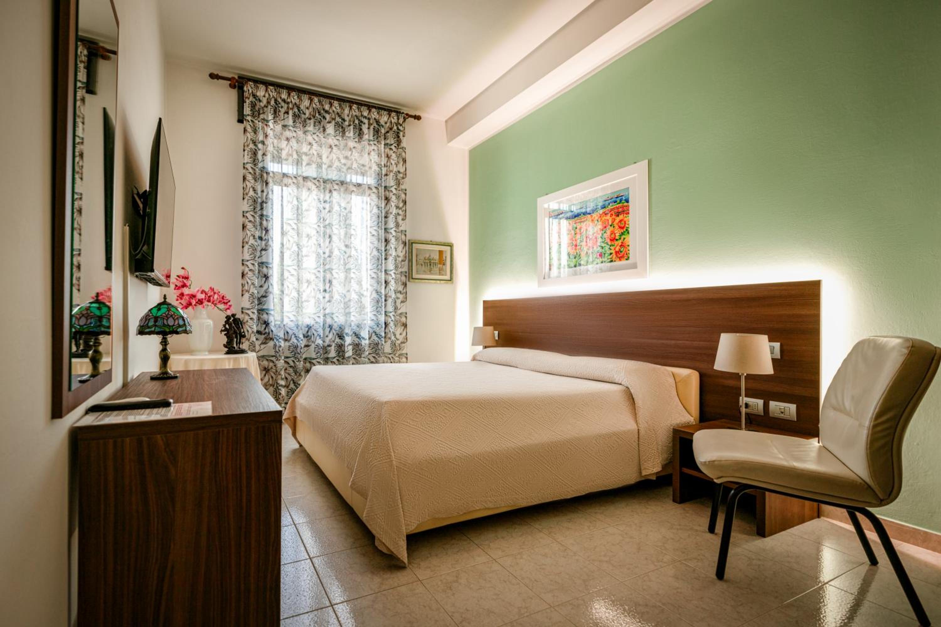Double Room - Photo 1