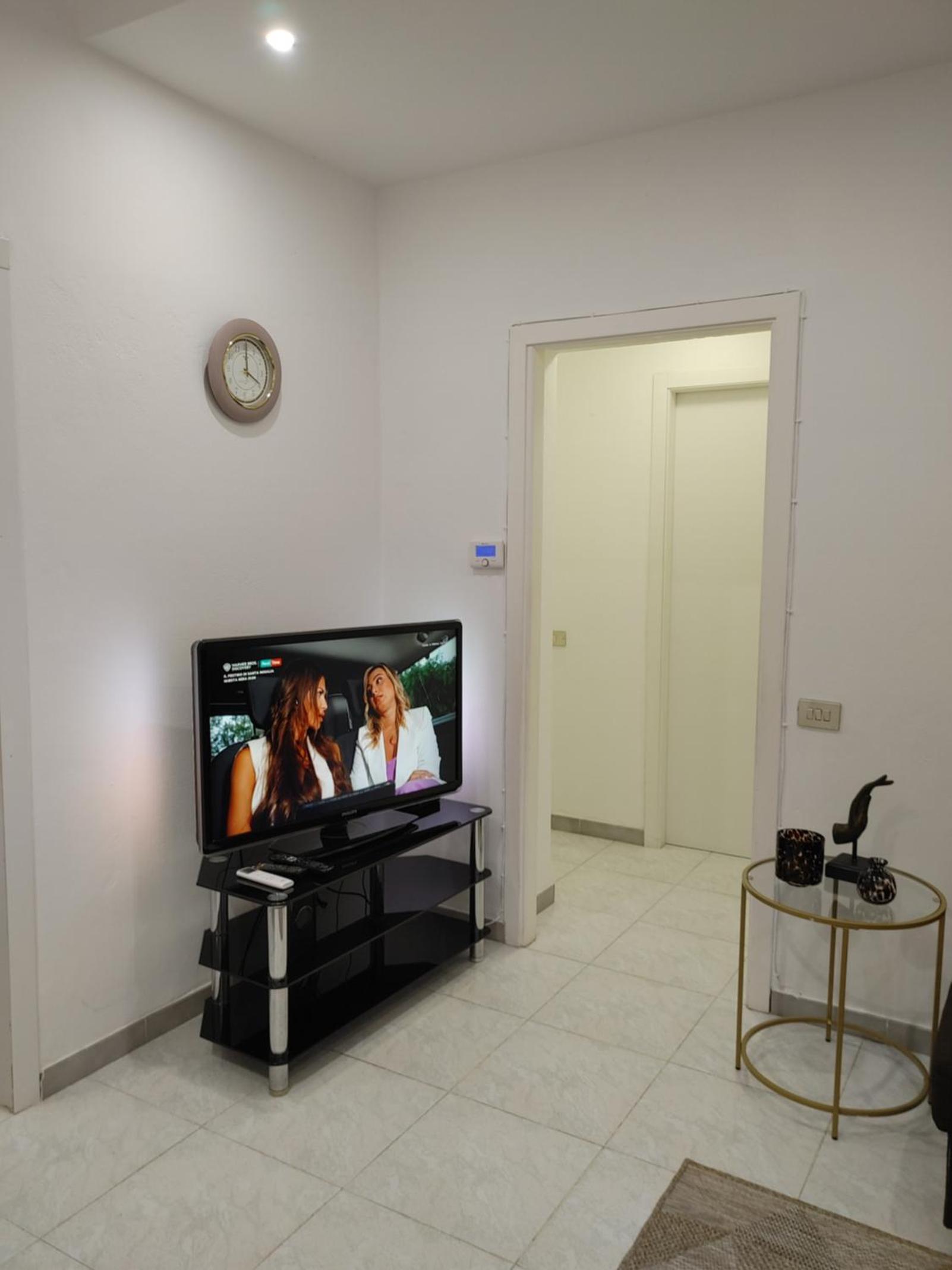 One-Bedroom Apartment - Photo 17