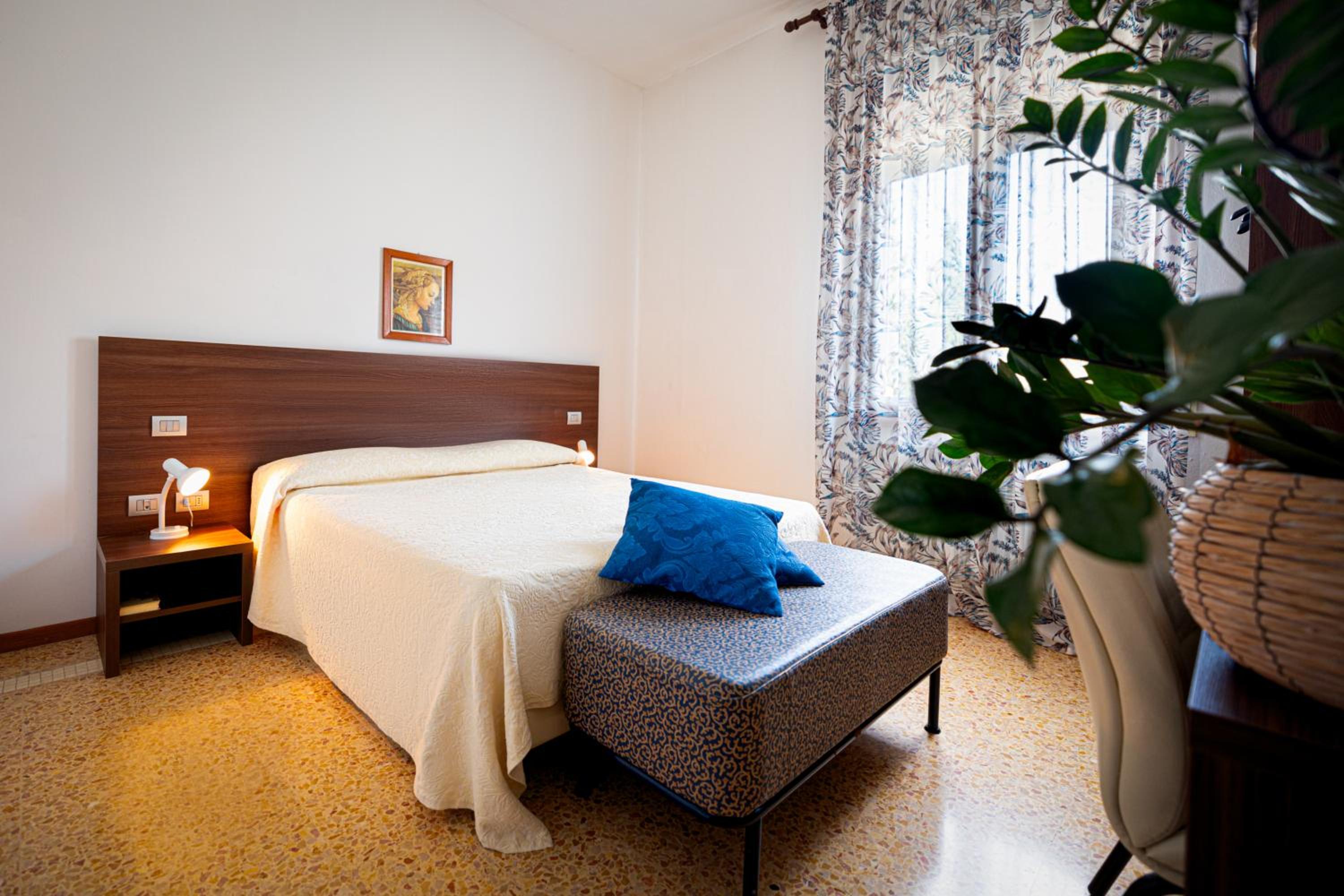 Double Room - Photo 2