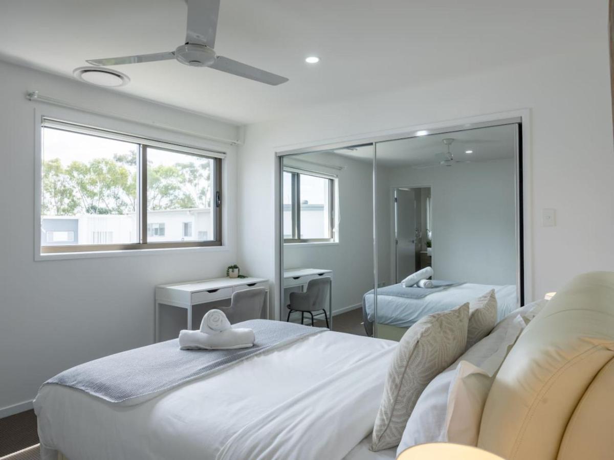 Four-Bedroom House photo 2