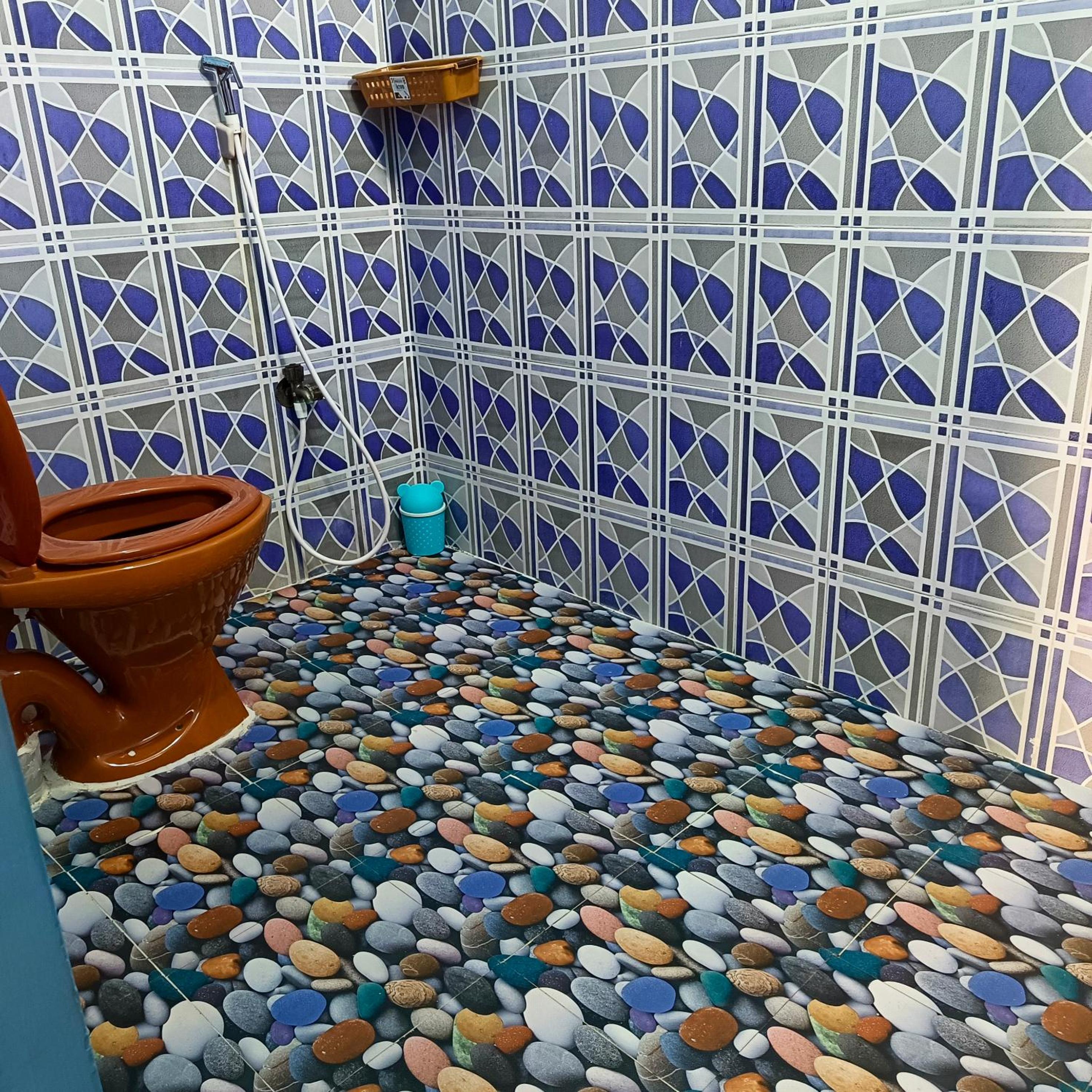 Family Room With Balcony photo 2