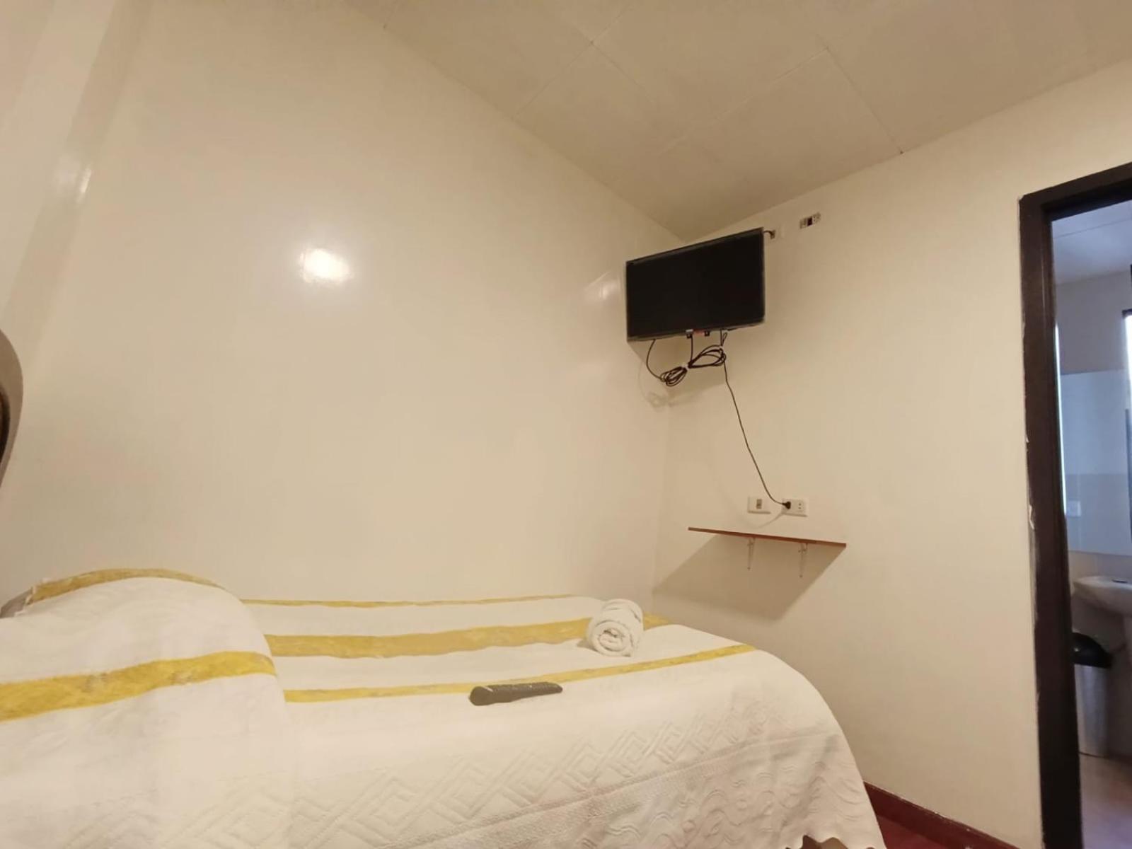 Standard Twin Room photo 2