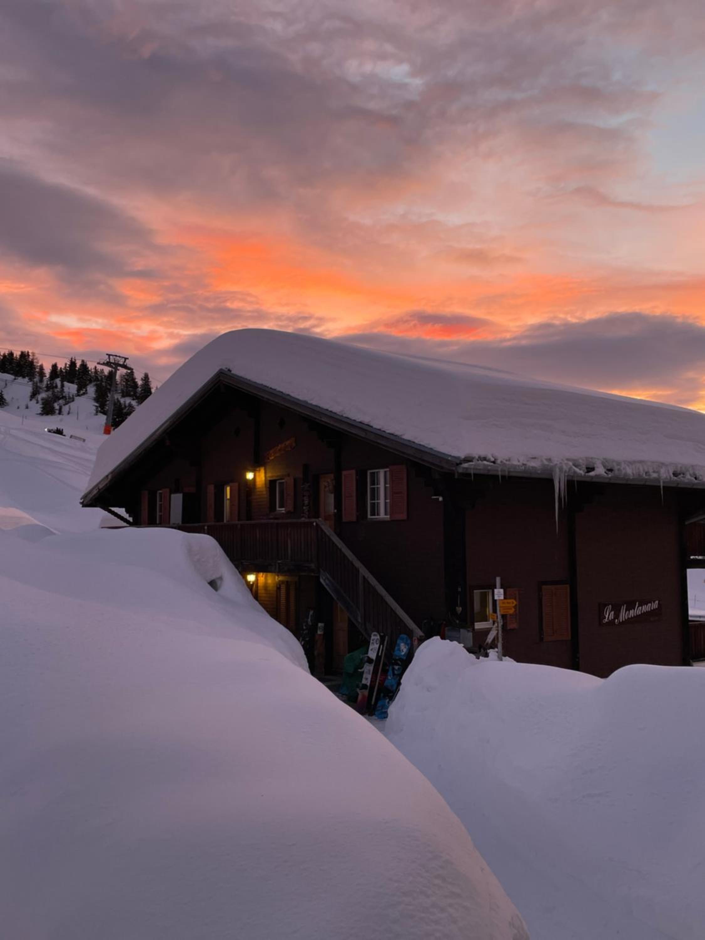 Two-Bedroom Apartment with Mountain View photo 1
