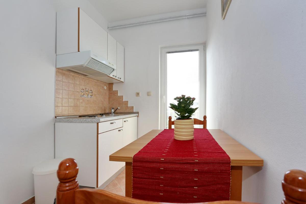Apartment with Balcony photo 2