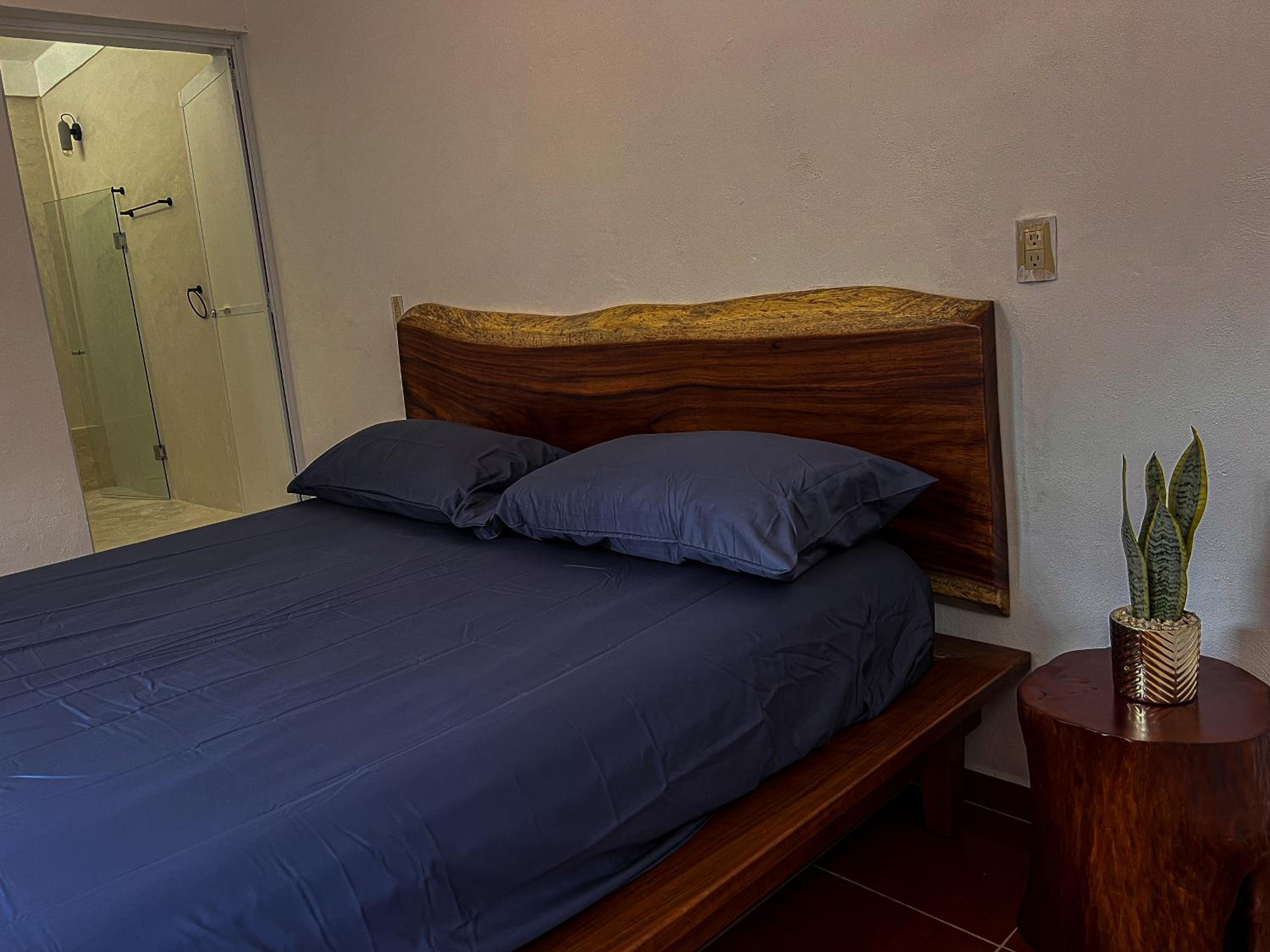 Standard Queen Room photo 1
