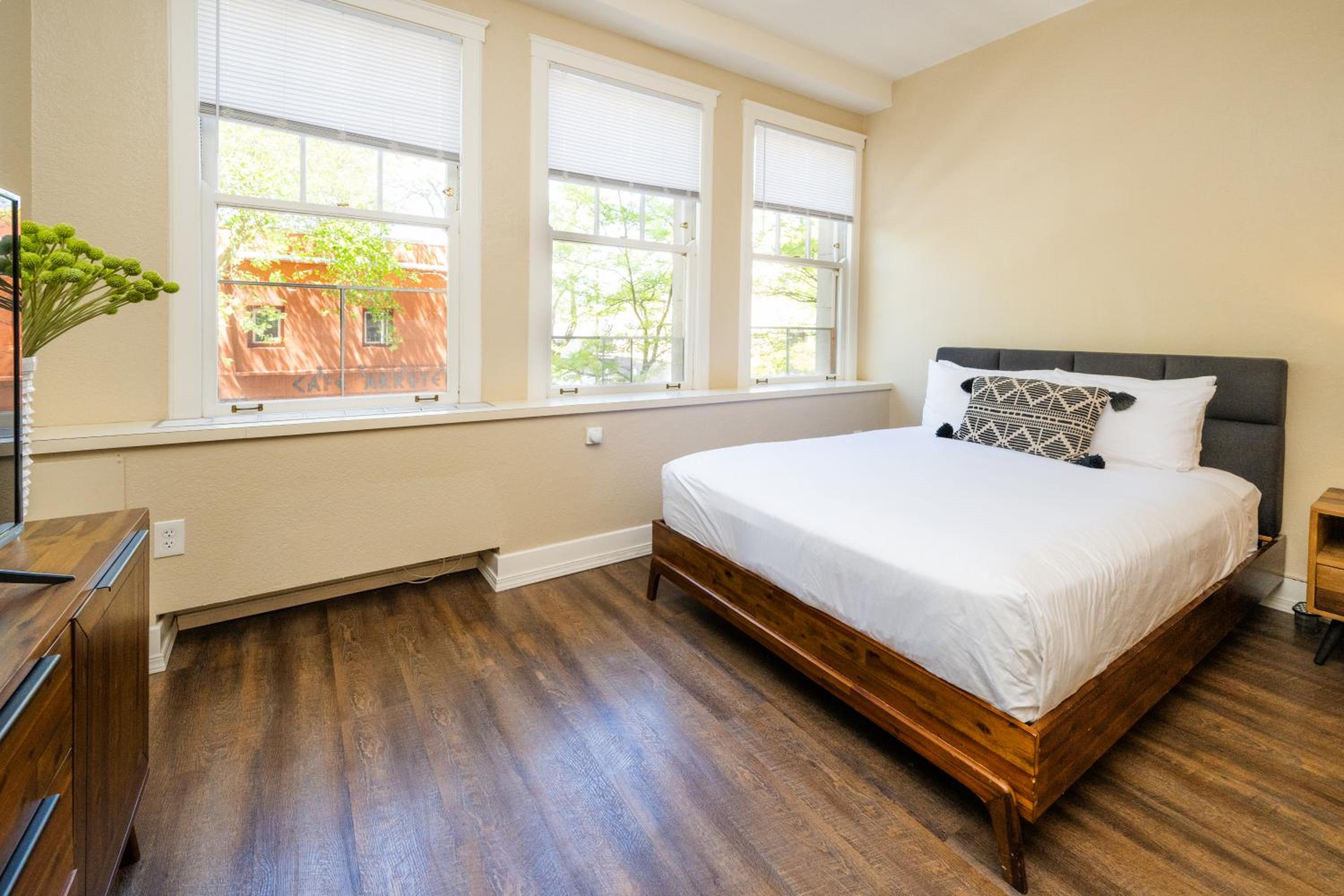 Accessible Historic Studio Suite - Photo 1