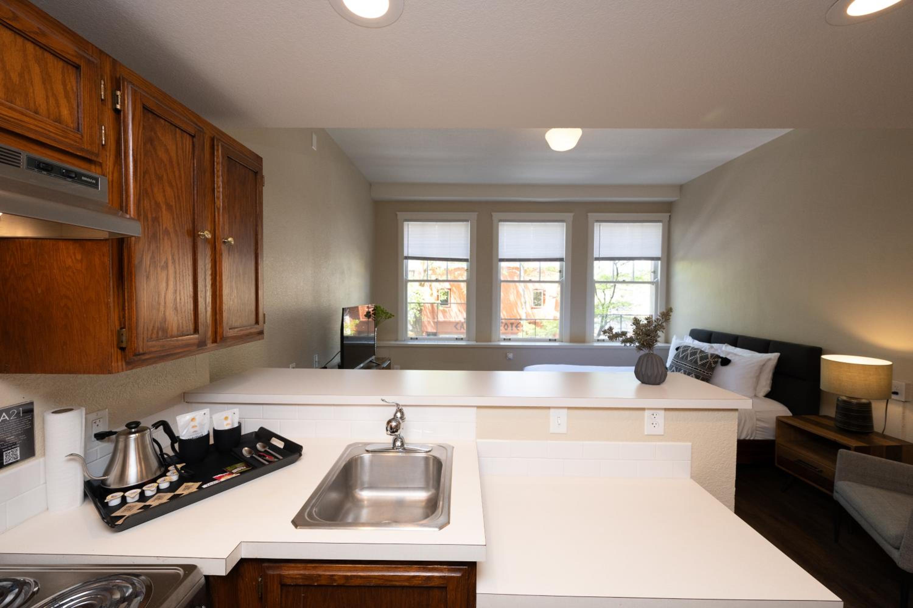 Accessible Historic Studio Suite - Photo 4