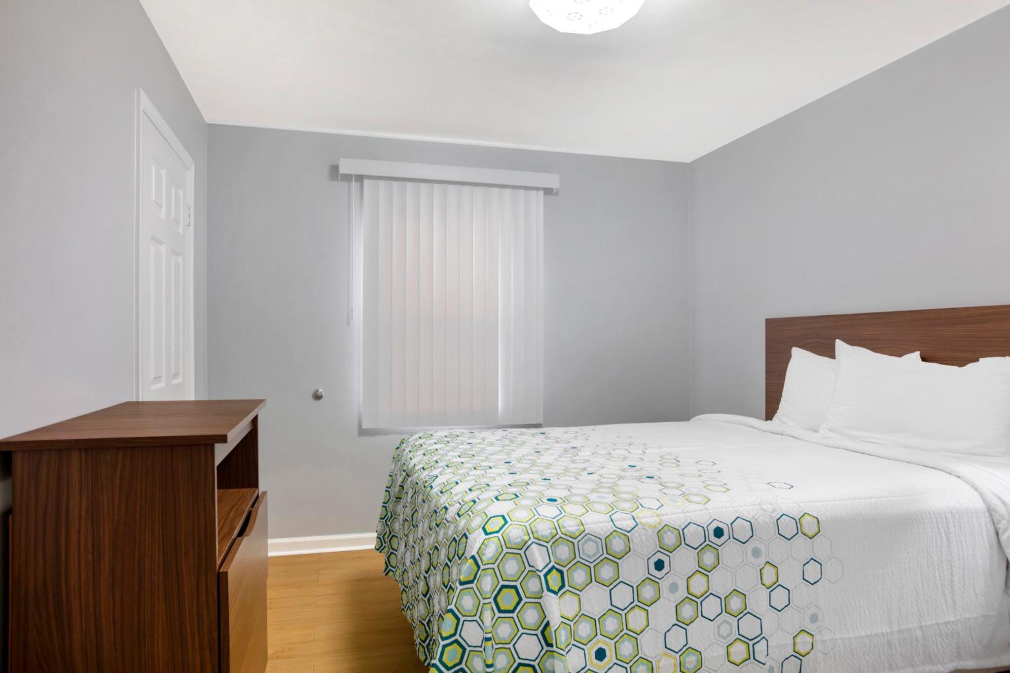 Studio Room with Two Double Beds Non-Smoking