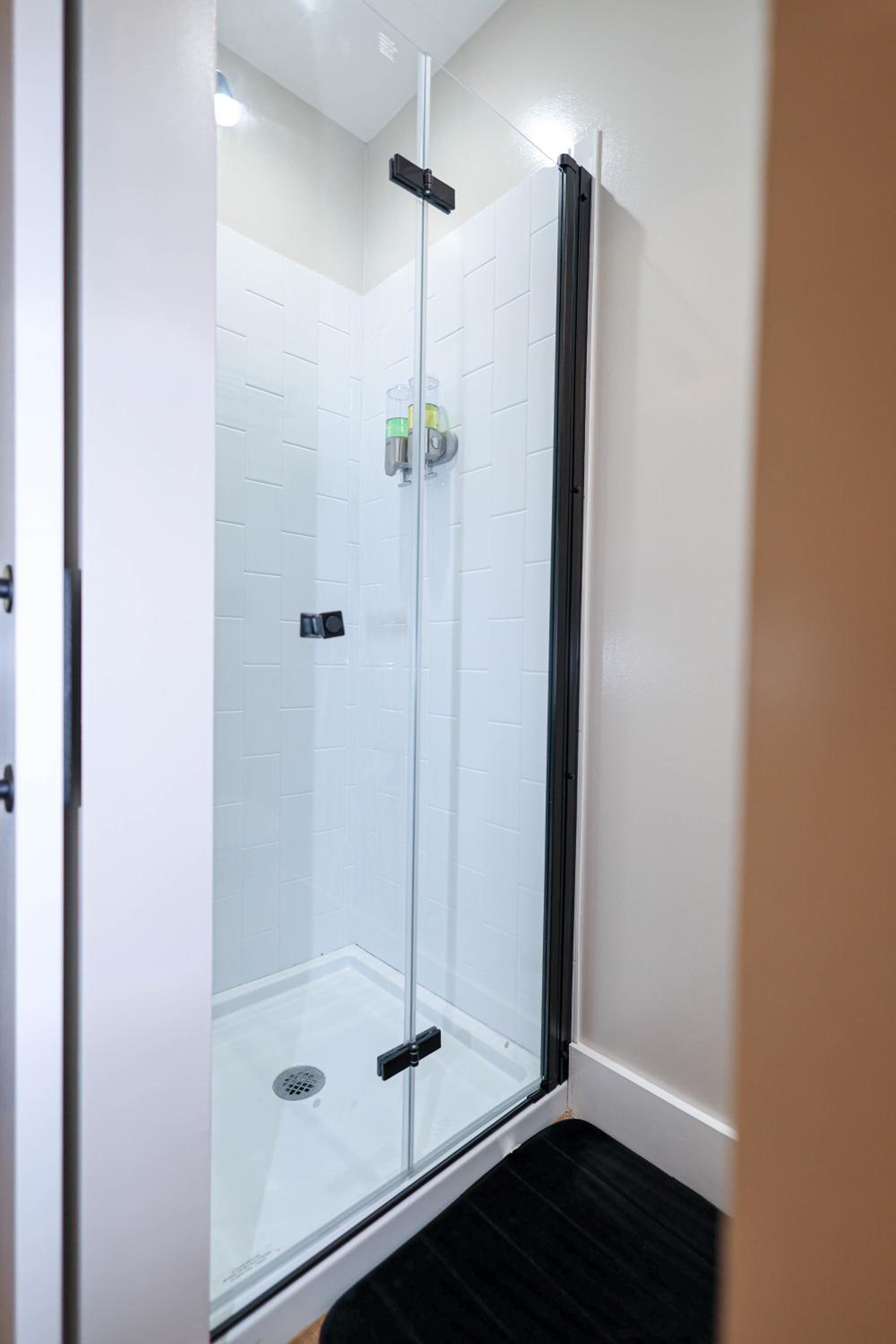 Double Room with Private Bathroom - Photo 4