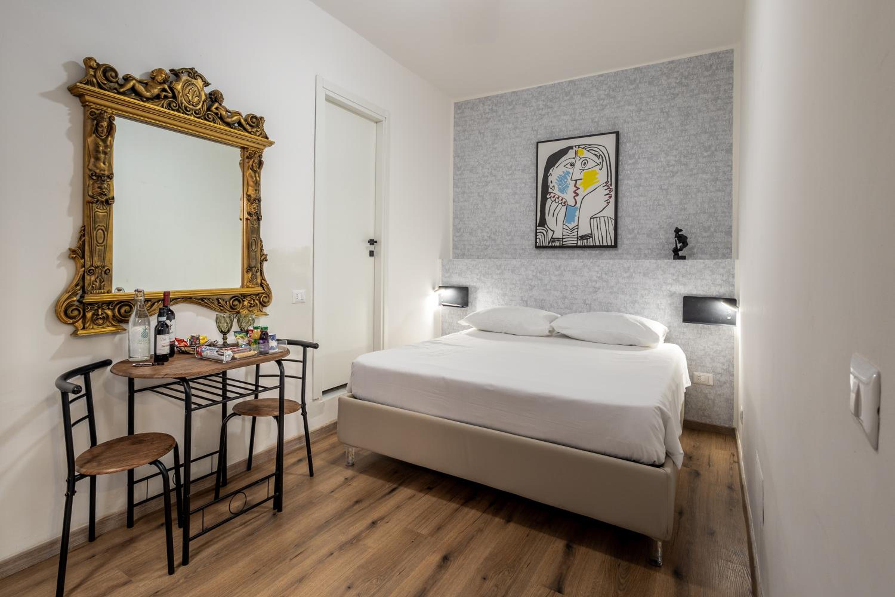 Large Double Room photo 1