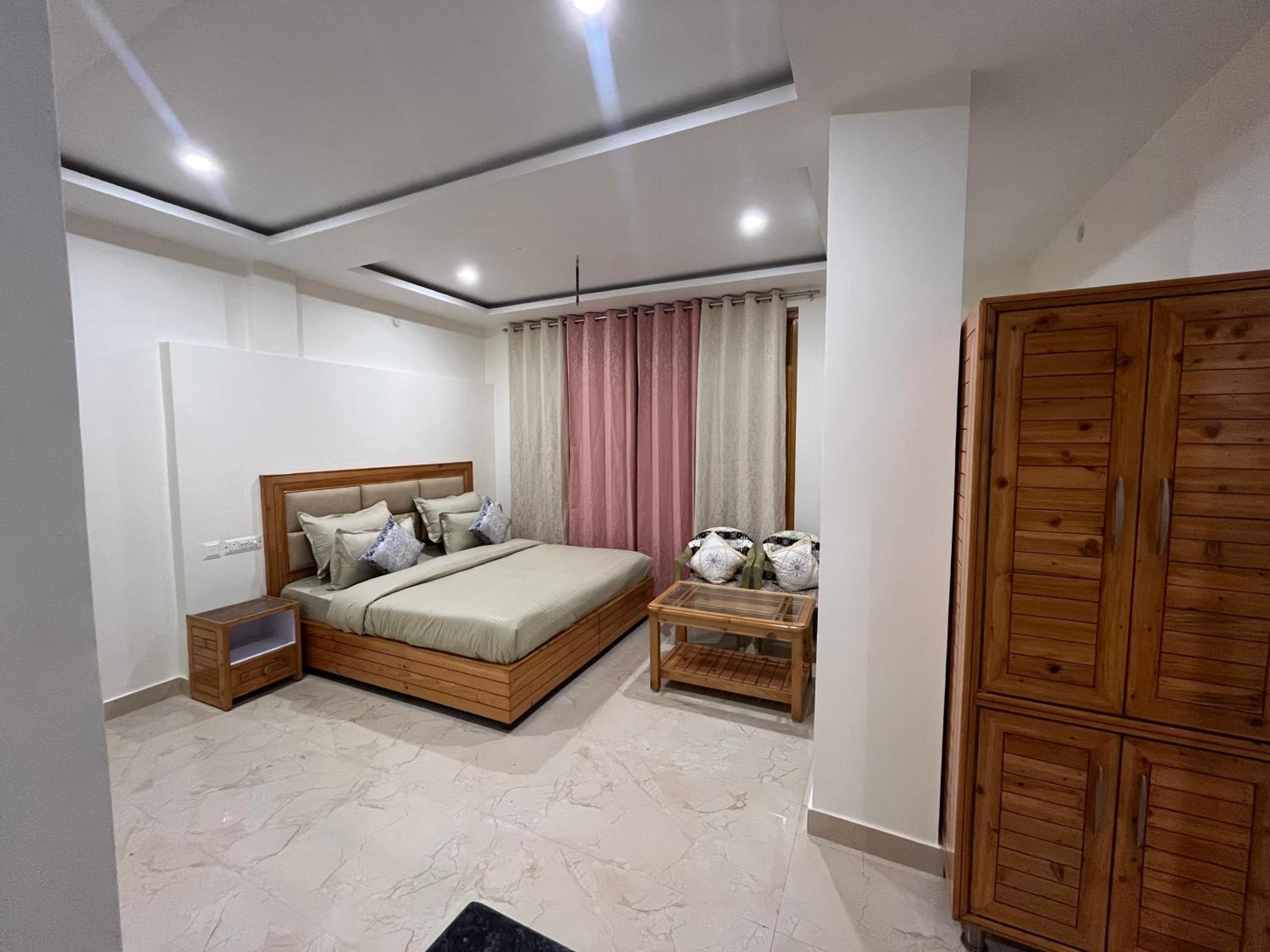 King Room with Balcony photo 1