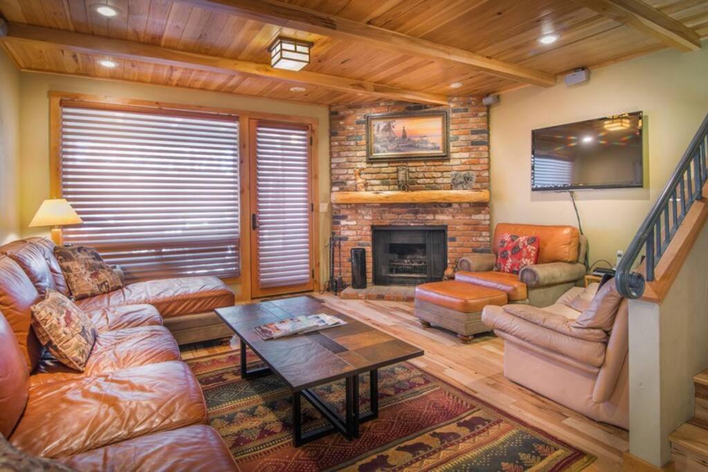 Three-Bedroom House photo 2