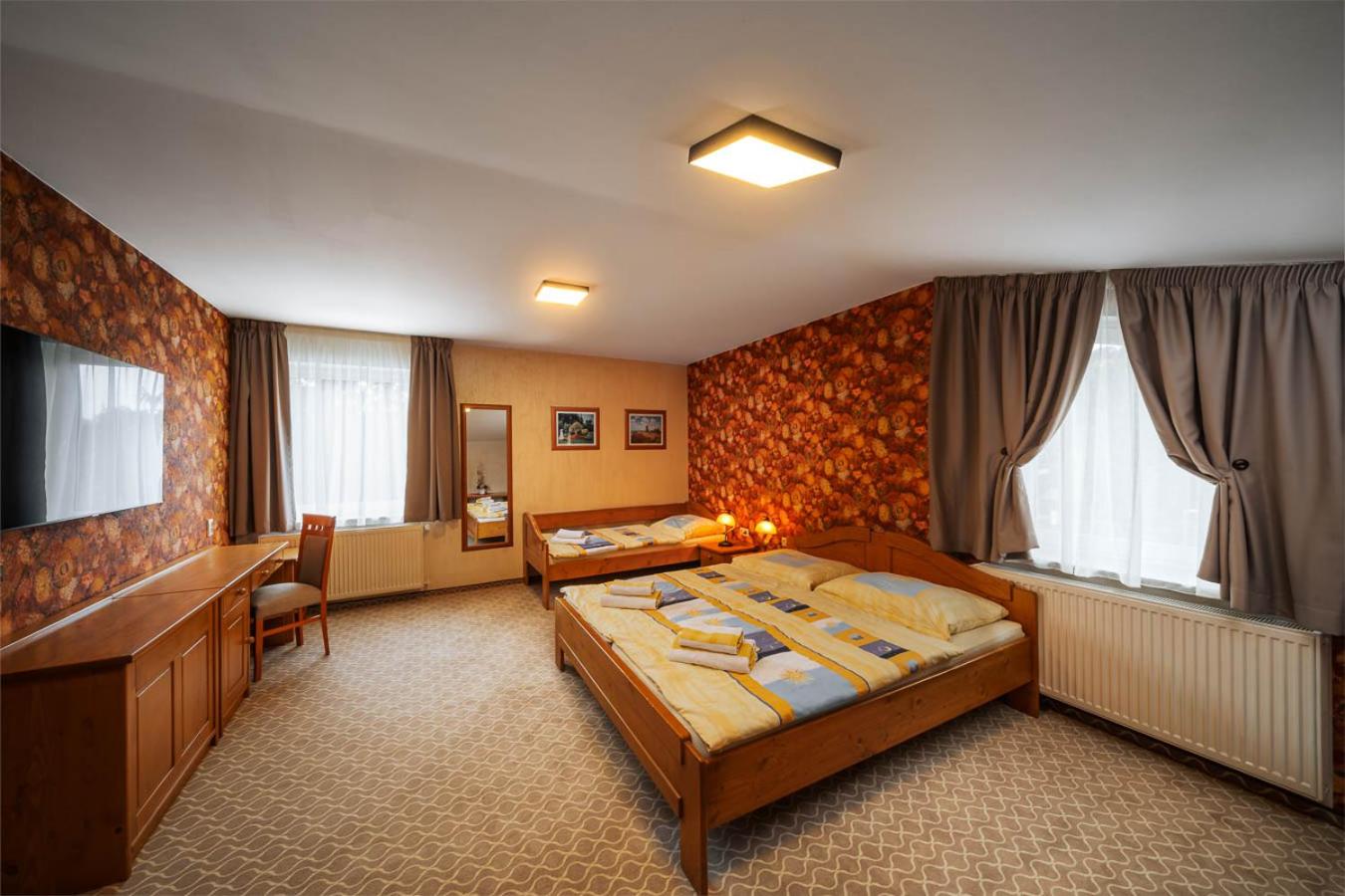 Triple Room