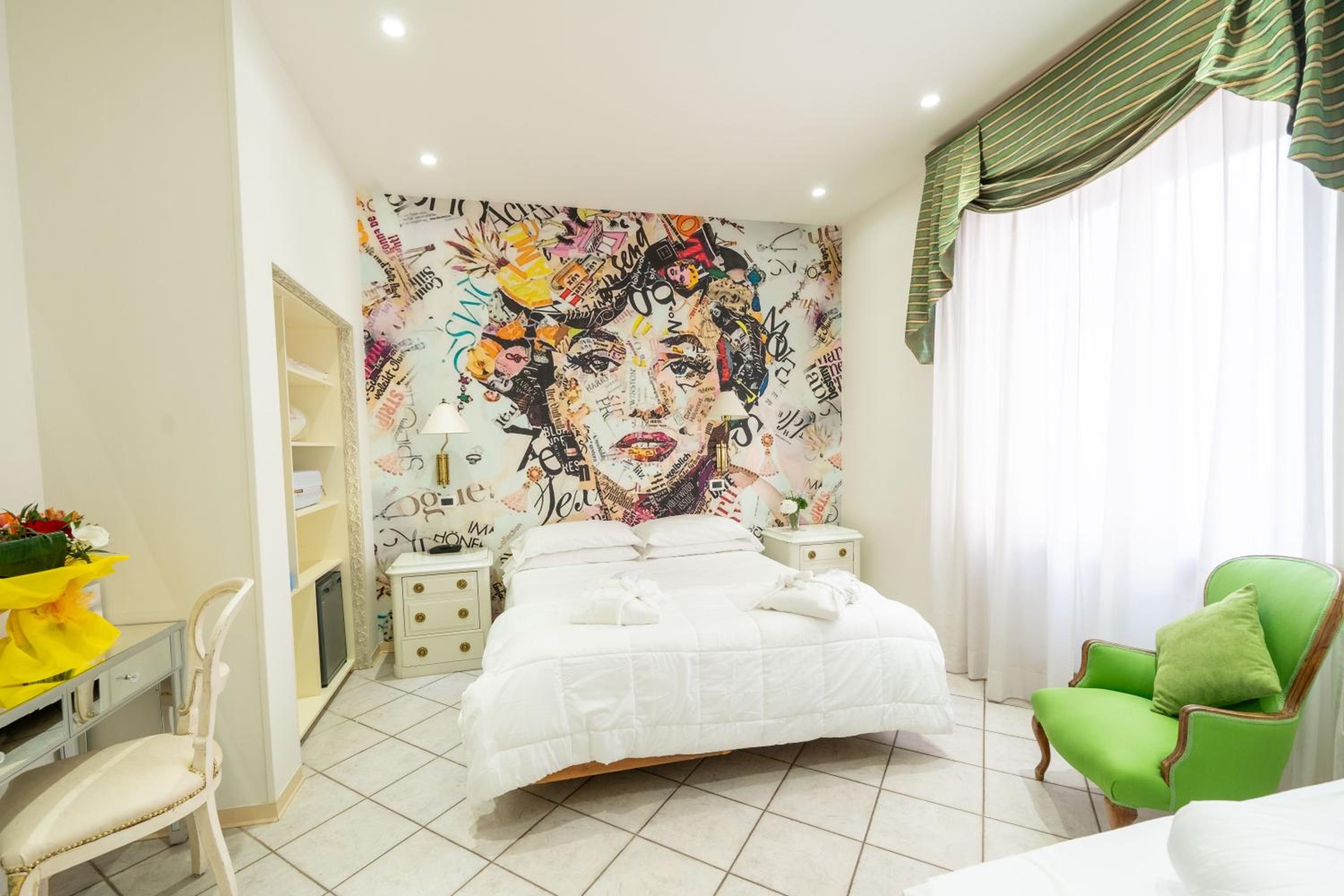 Double or Twin Room - Photo 12