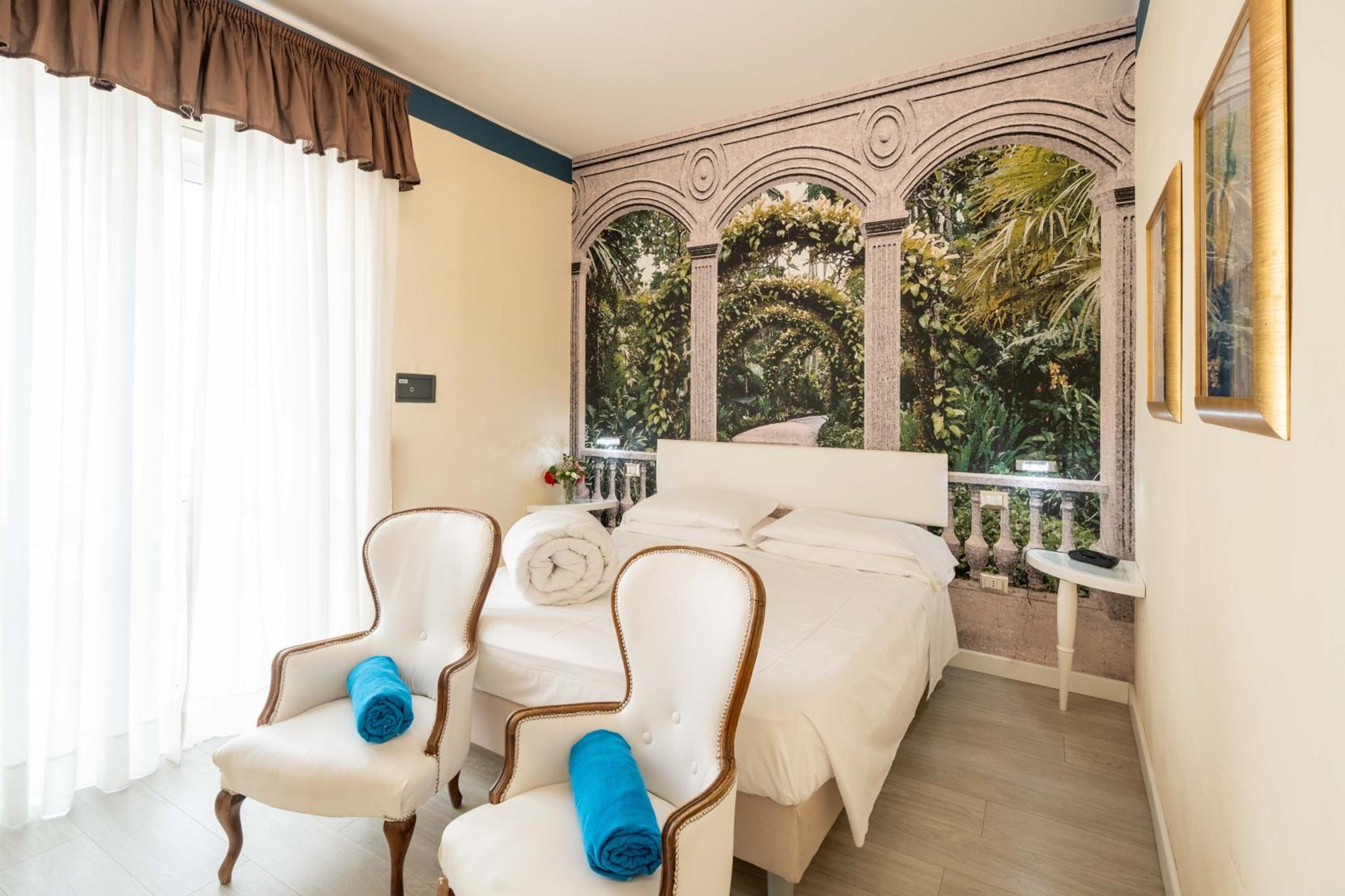 Superior Double or Twin Room - Photo 3