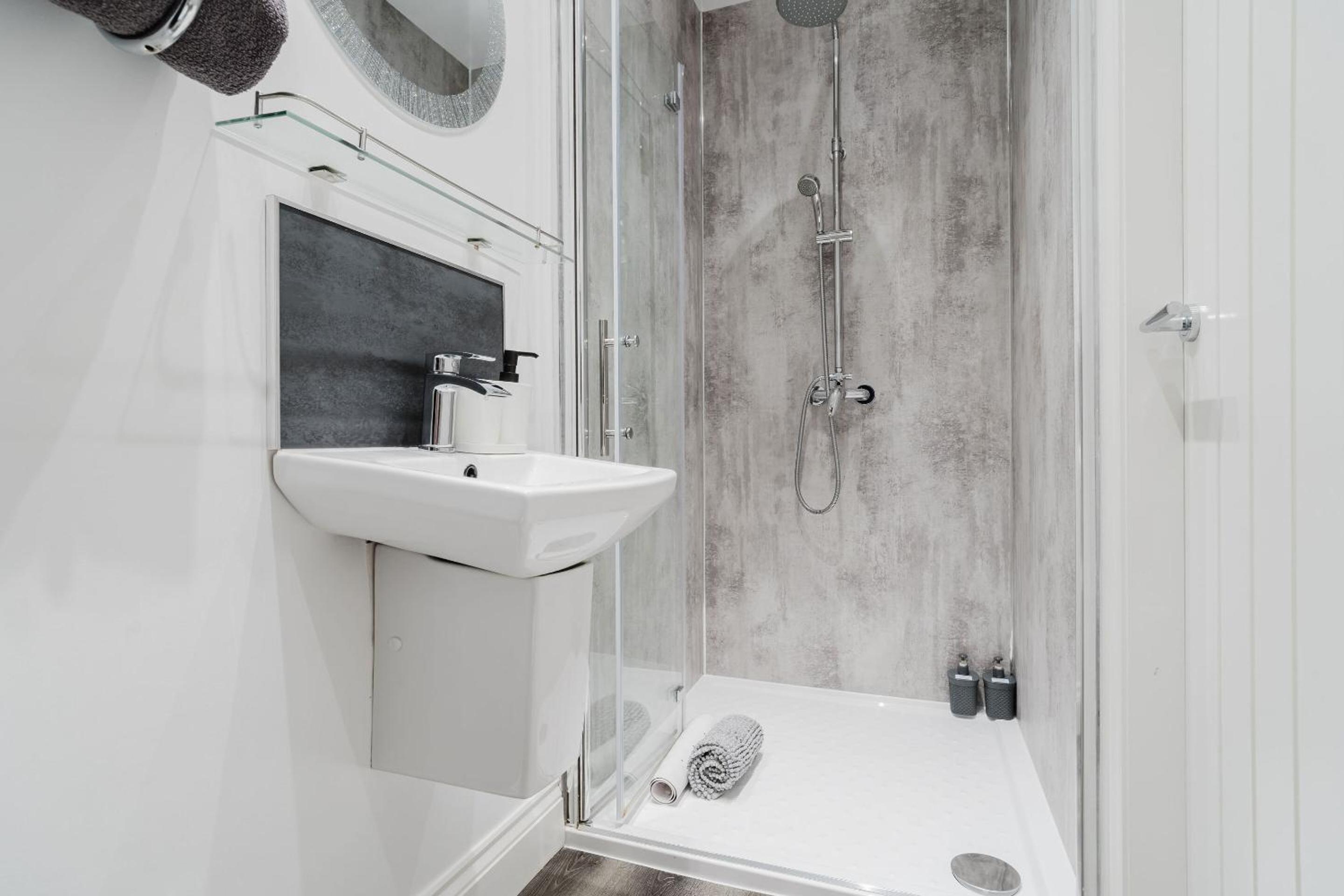 King Suite with Sea View - Photo 12