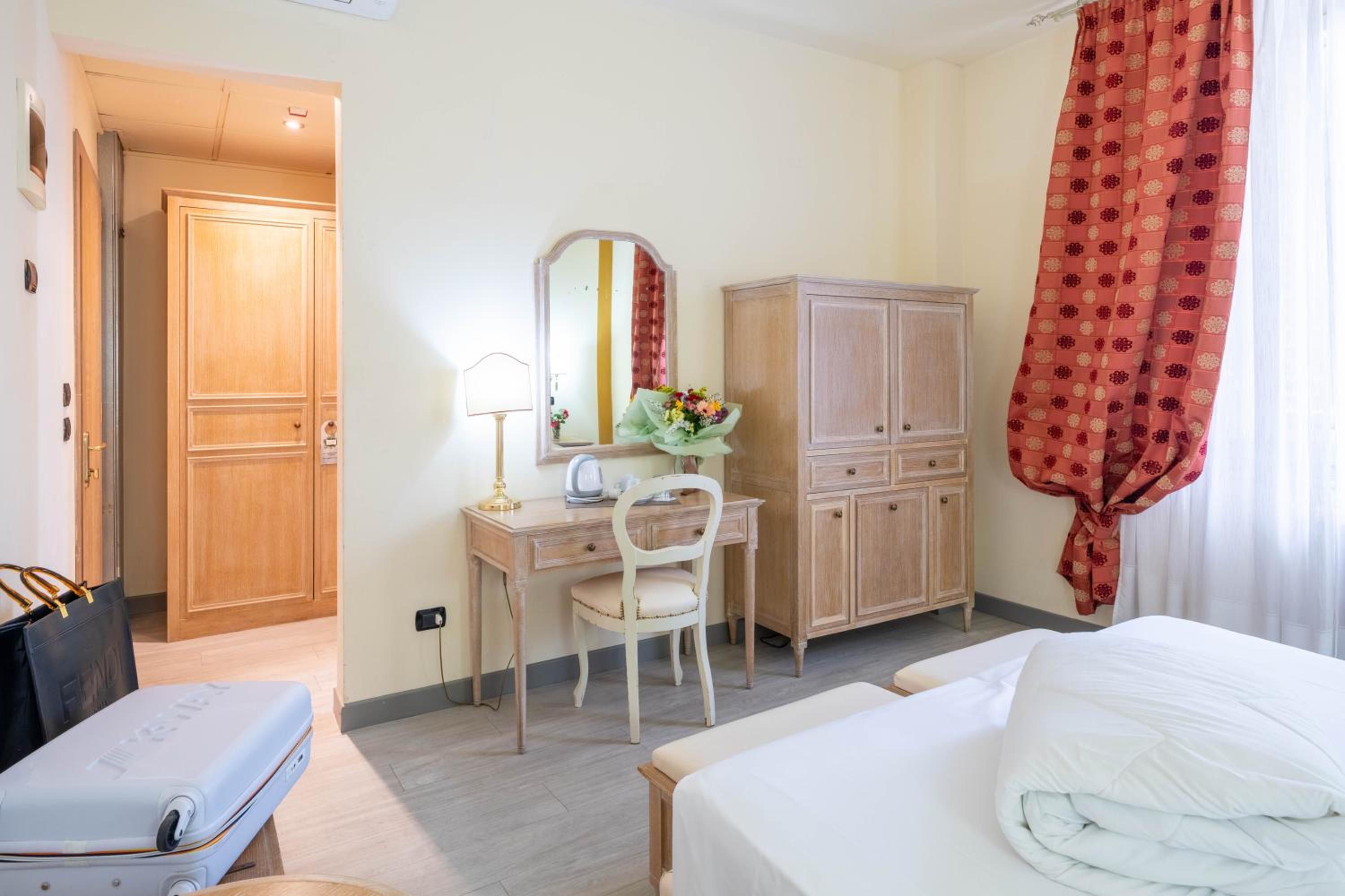 Superior Double or Twin Room - Photo 1