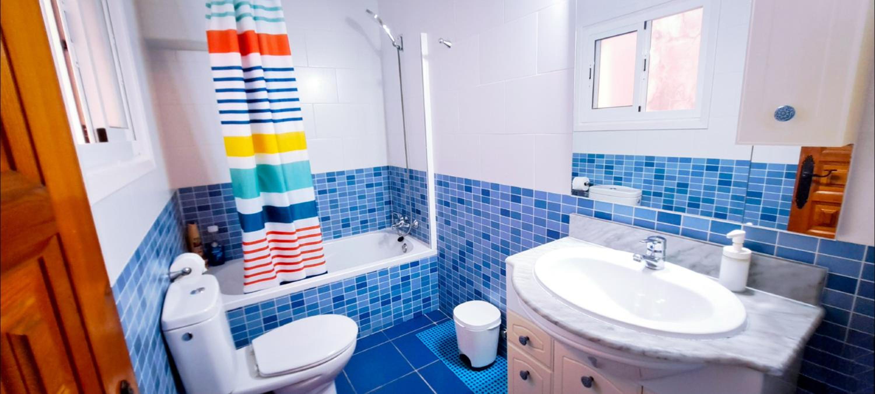 Quadruple Room with Mountain View - Photo 4