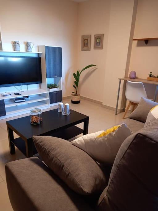 Apartamento de Dos Dormitorios con Vista a la Piscina