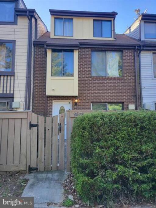 Three-Bedroom House photo 2