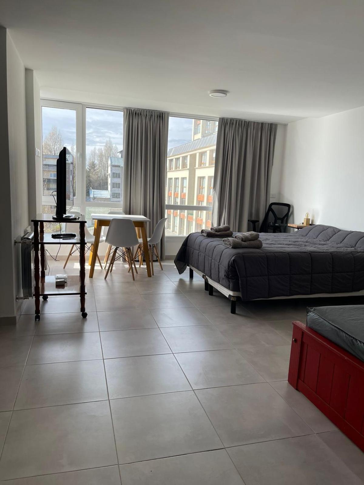 One-Bedroom Apartment photo 3
