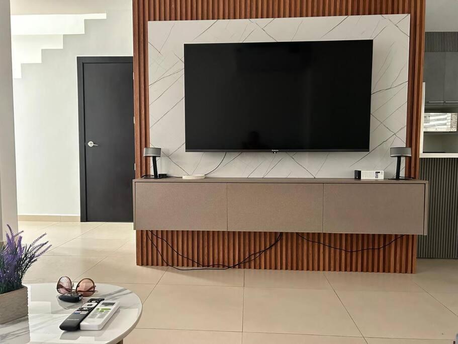 Three-Bedroom Villa photo 1