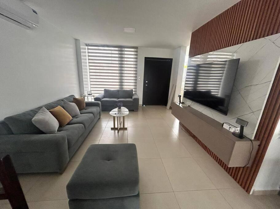 Three-Bedroom Villa photo 3