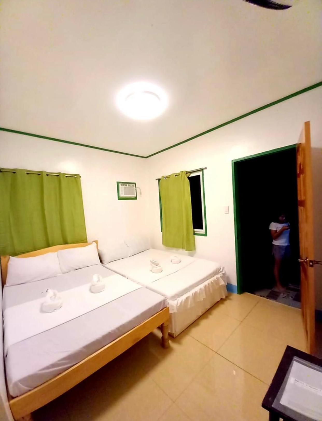 Deluxe Quadruple Room - Photo 3