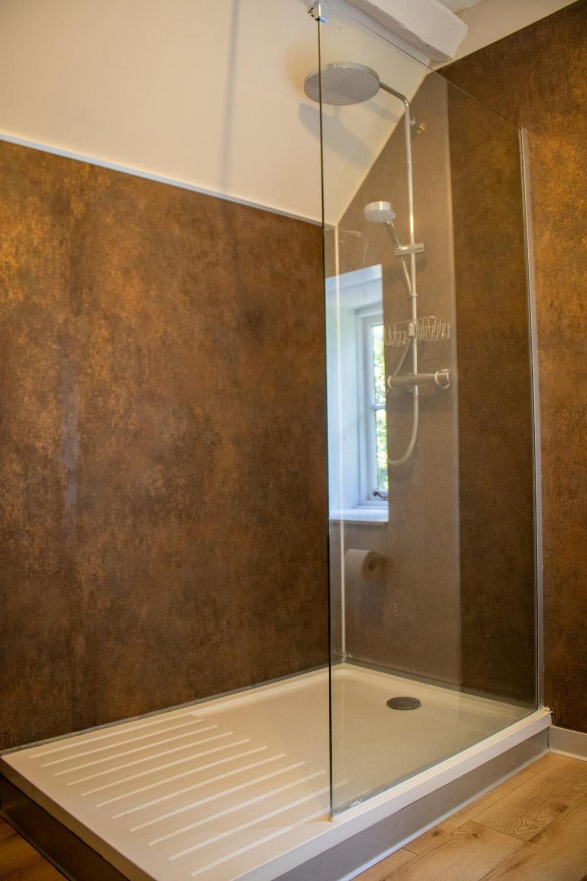 Deluxe King Room photo 3