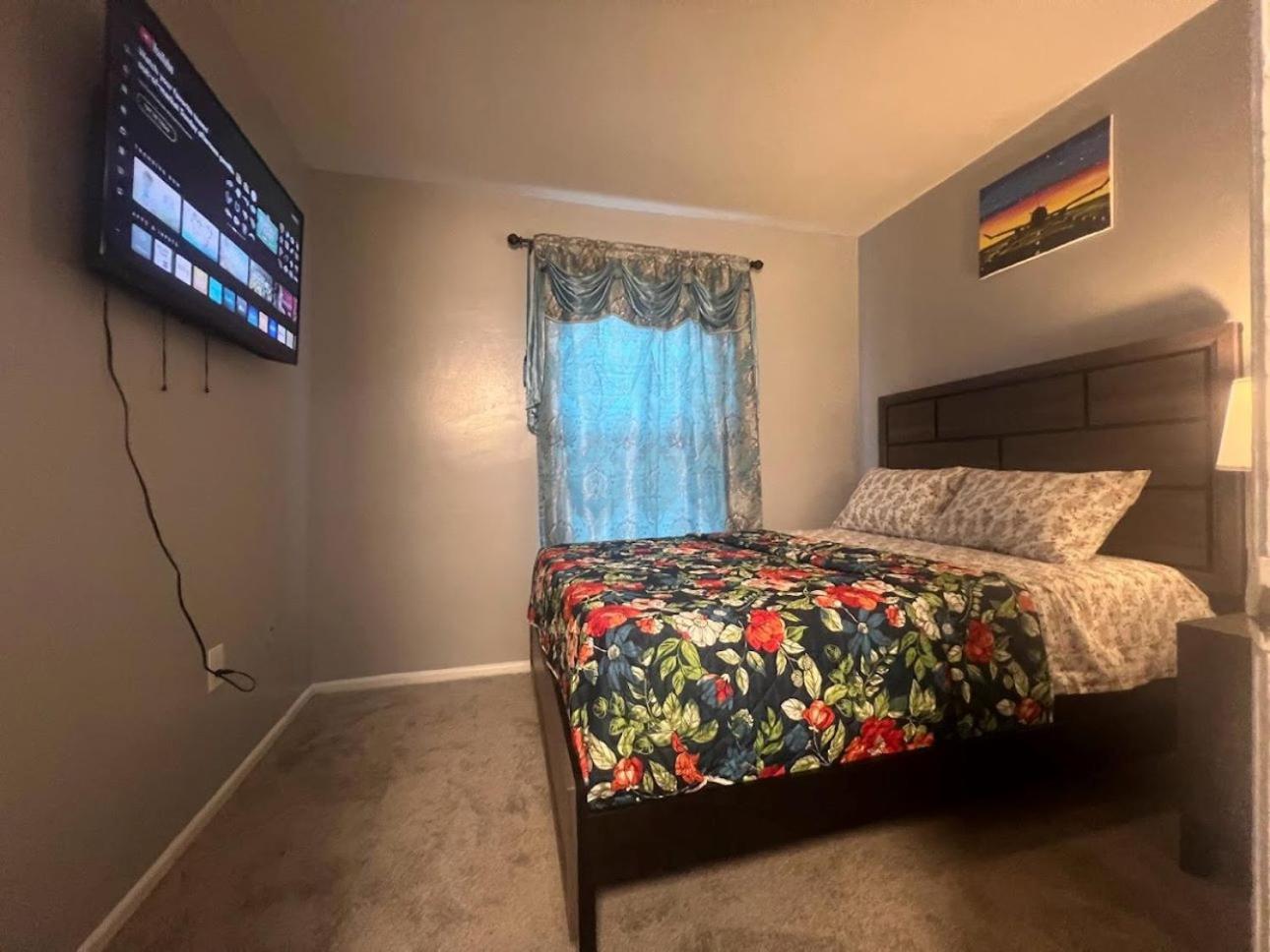 Four-Bedroom House photo 1