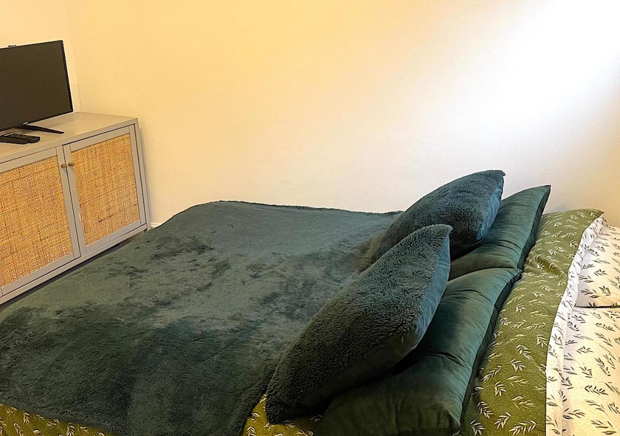 One-Bedroom Apartment photo 3