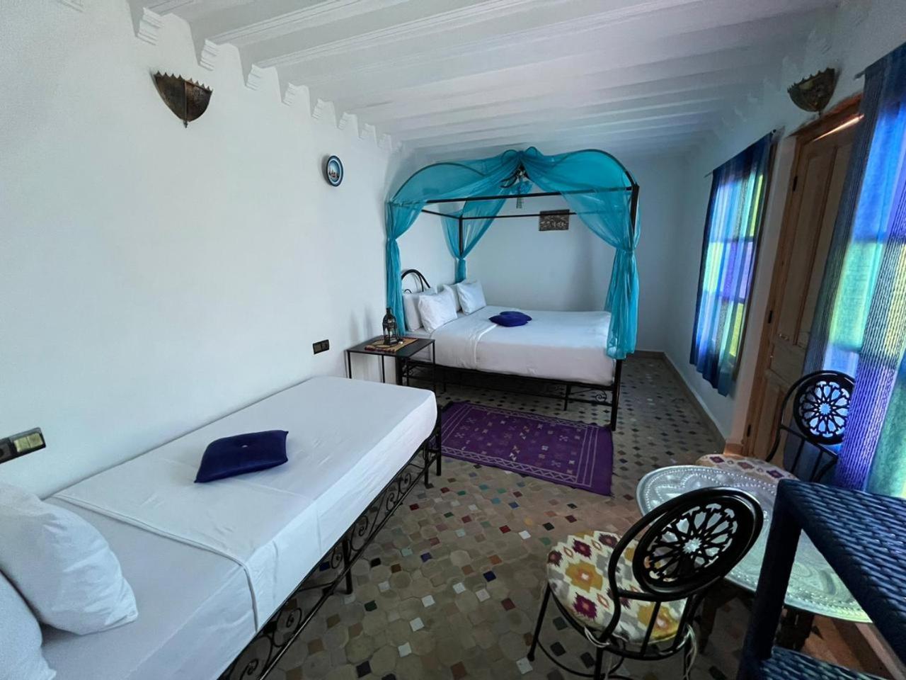 Triple Room with Private Bathroom - Photo 4