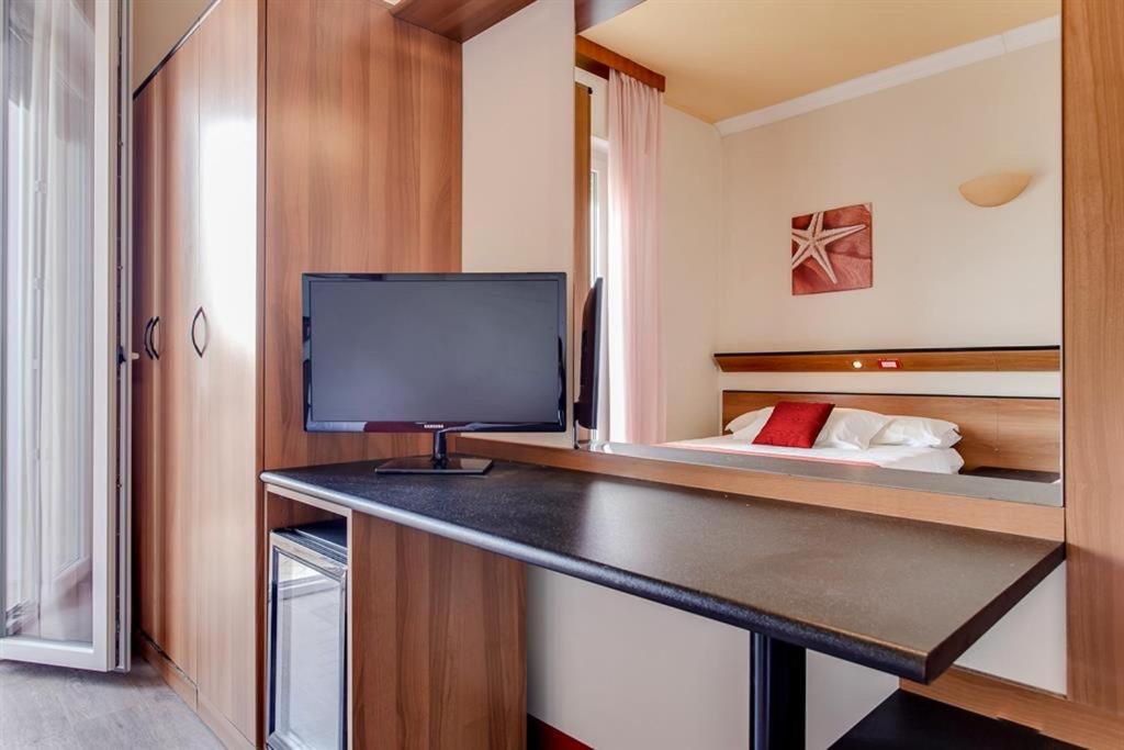 Double or Twin Room with Sea View