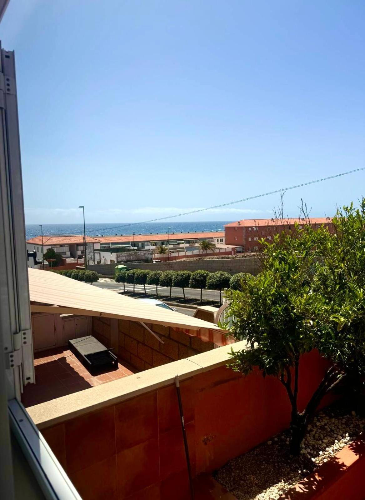 Two-Bedroom Apartment with Terrace and Sea View photo 3
