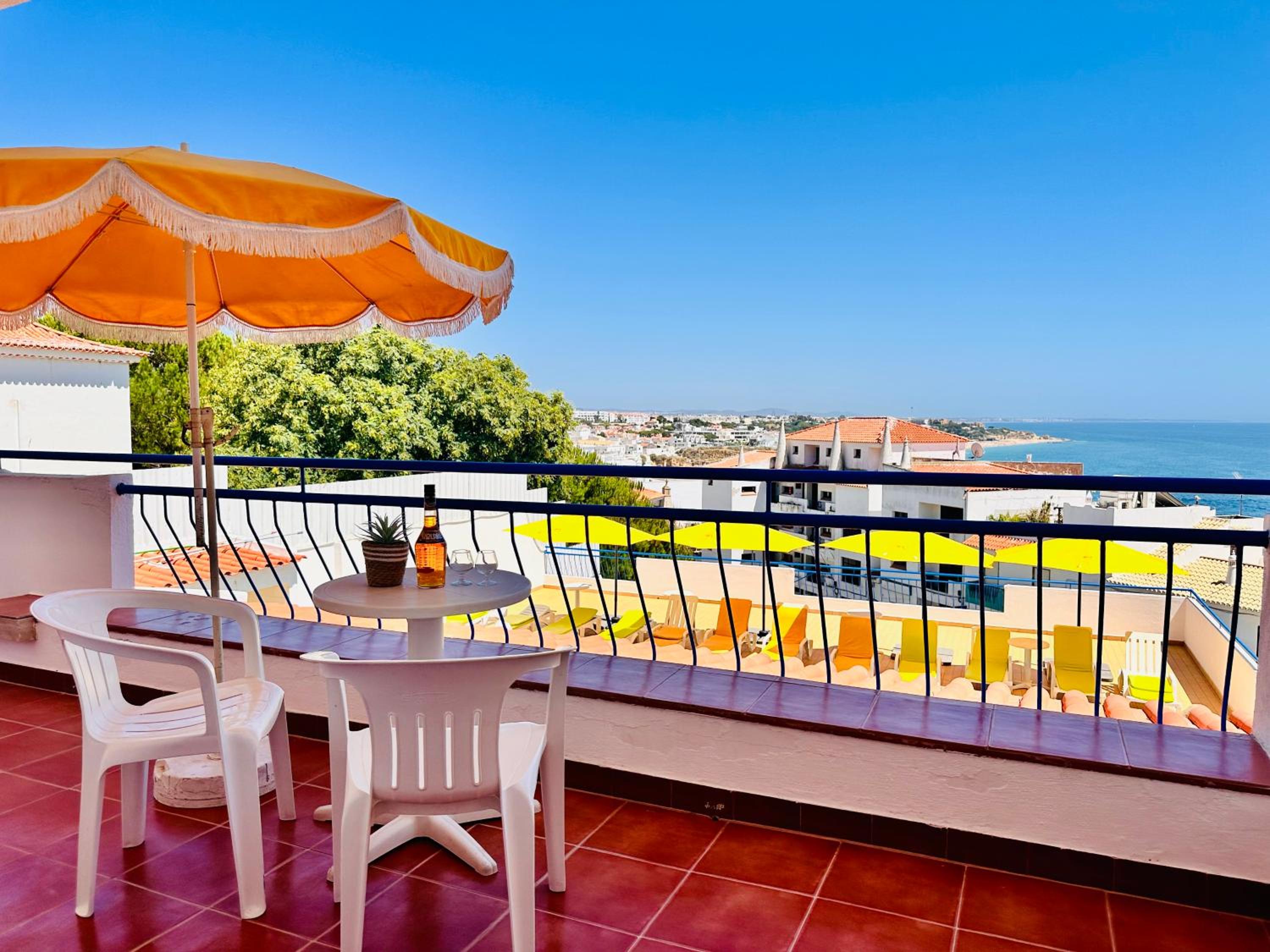Superior Twin Room with Sea View - Photo 5